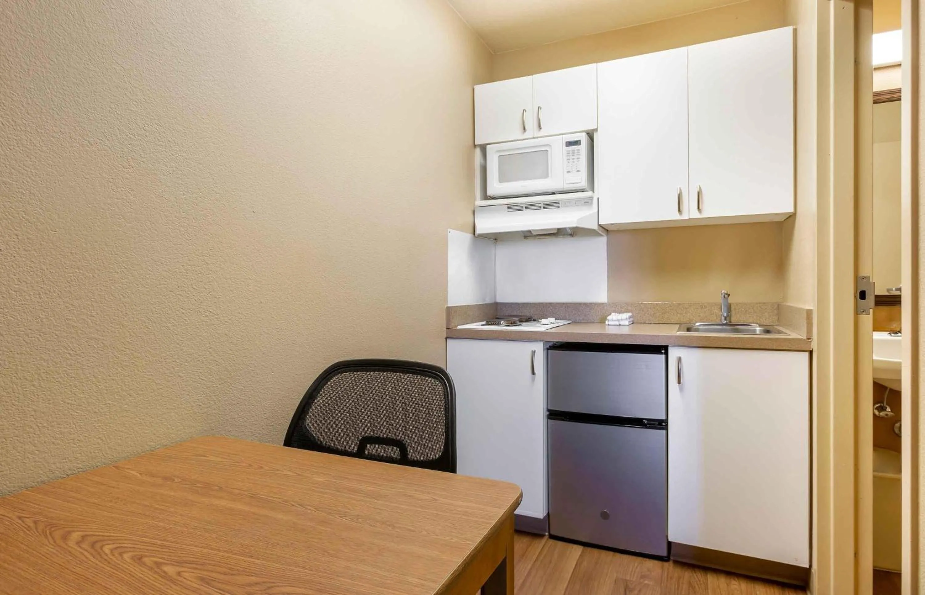 Kitchen or kitchenette in Extended Stay America Suites - Albuquerque - Airport