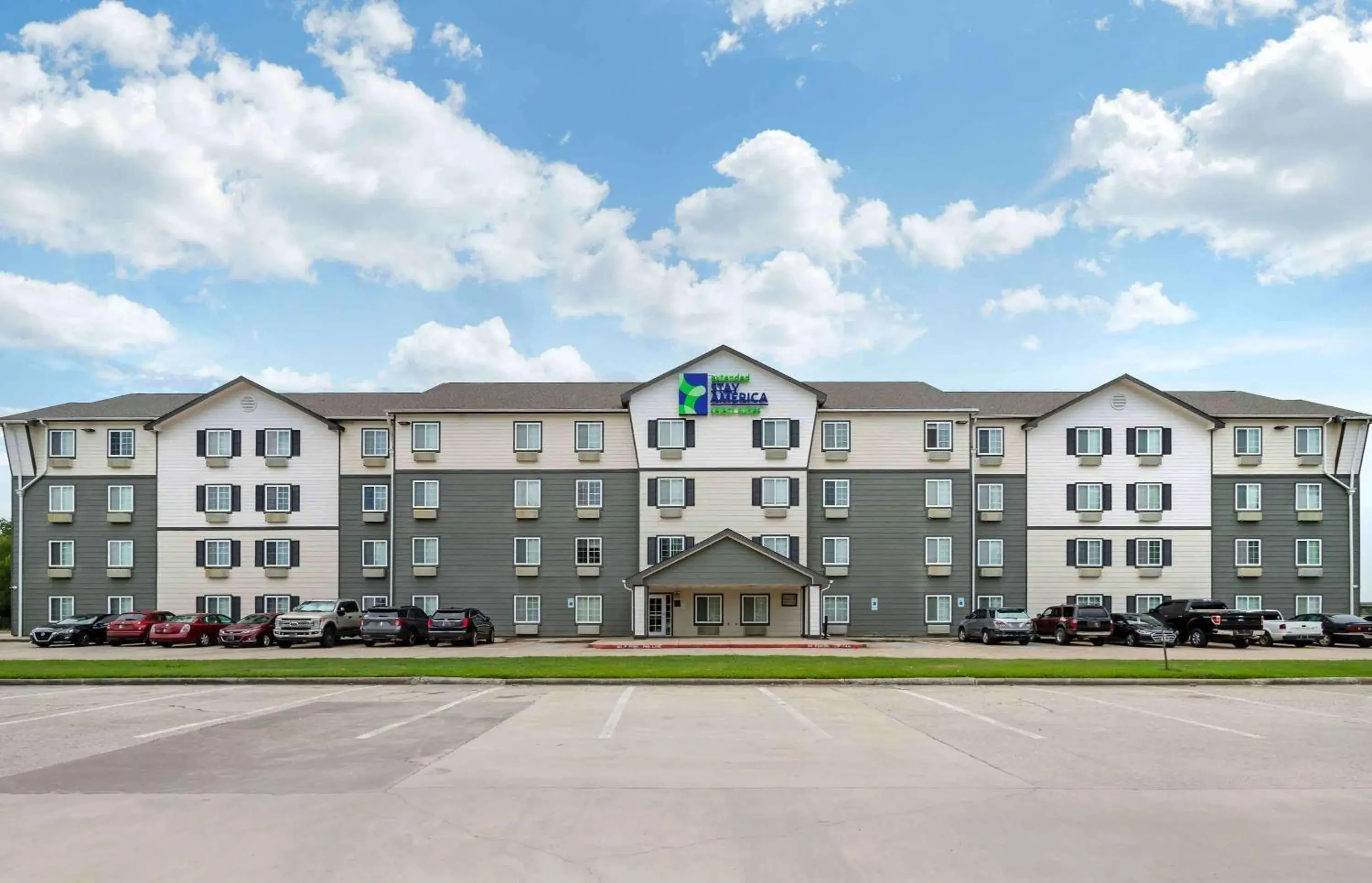 Property building in Extended Stay America Select Suites - Beaumont Property building in Extended Stay America Select Suites - Beaumont