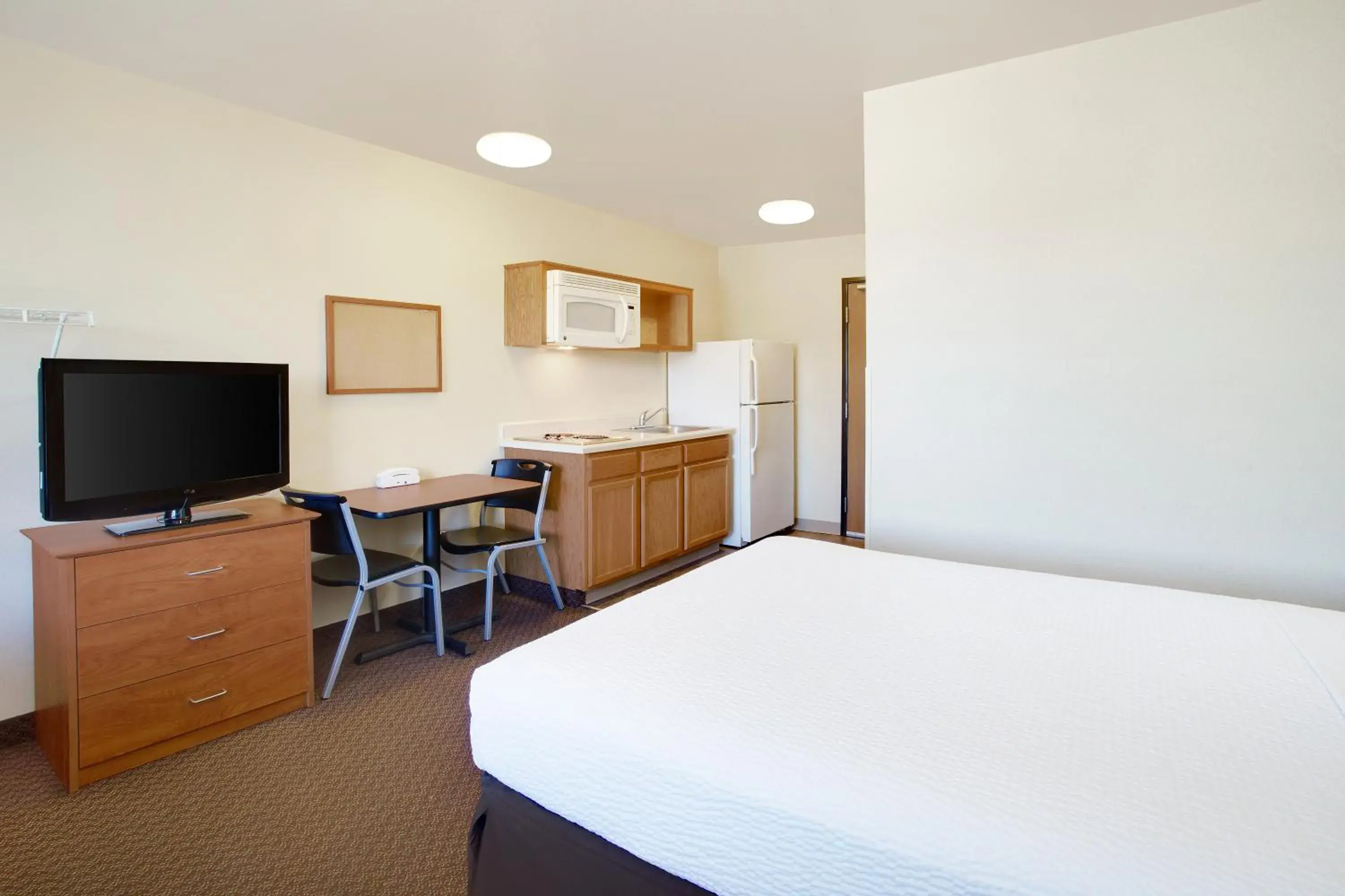 Queen Suite - Non-Smoking in WoodSpring Suites Colonial Heights Fort Lee Queen Suite - Non-Smoking in WoodSpring Suites Colonial Heights Fort Lee