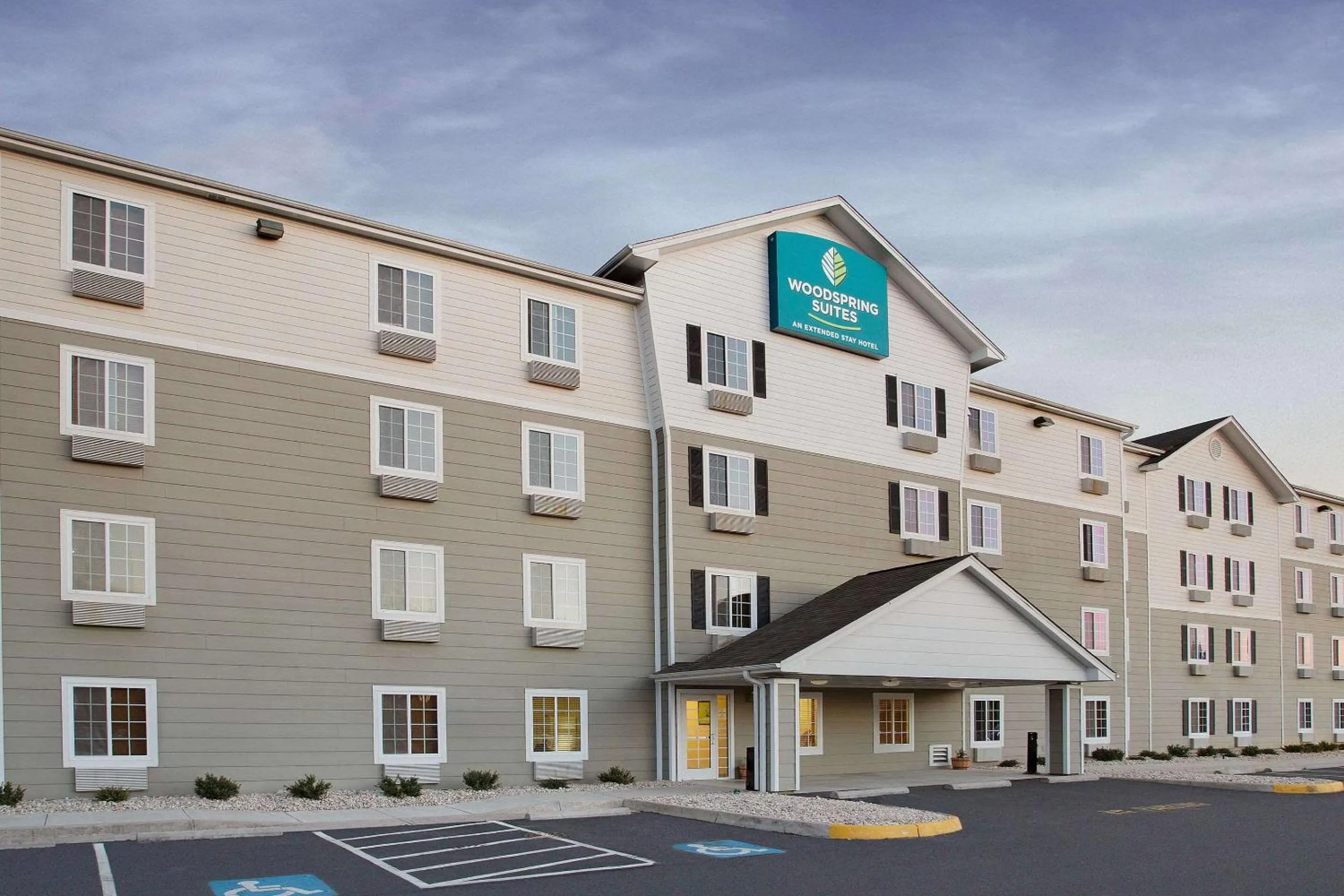 Property building in WoodSpring Suites Richmond Colonial Heights Fort Gregg-Adams