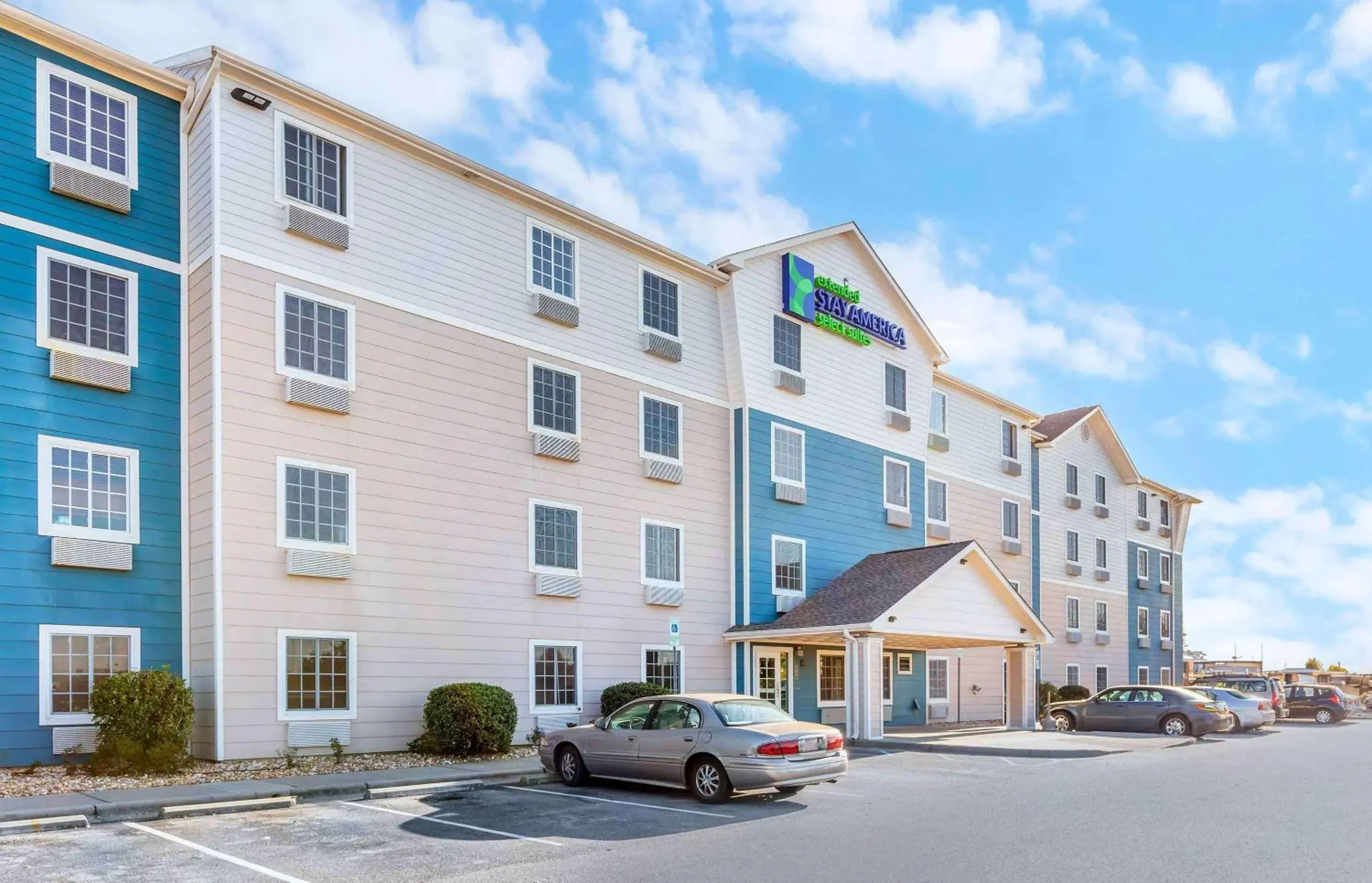 Property building in Extended Stay America Select Suites - Wilmington - West Property building in Extended Stay America Select Suites - Wilmington - West