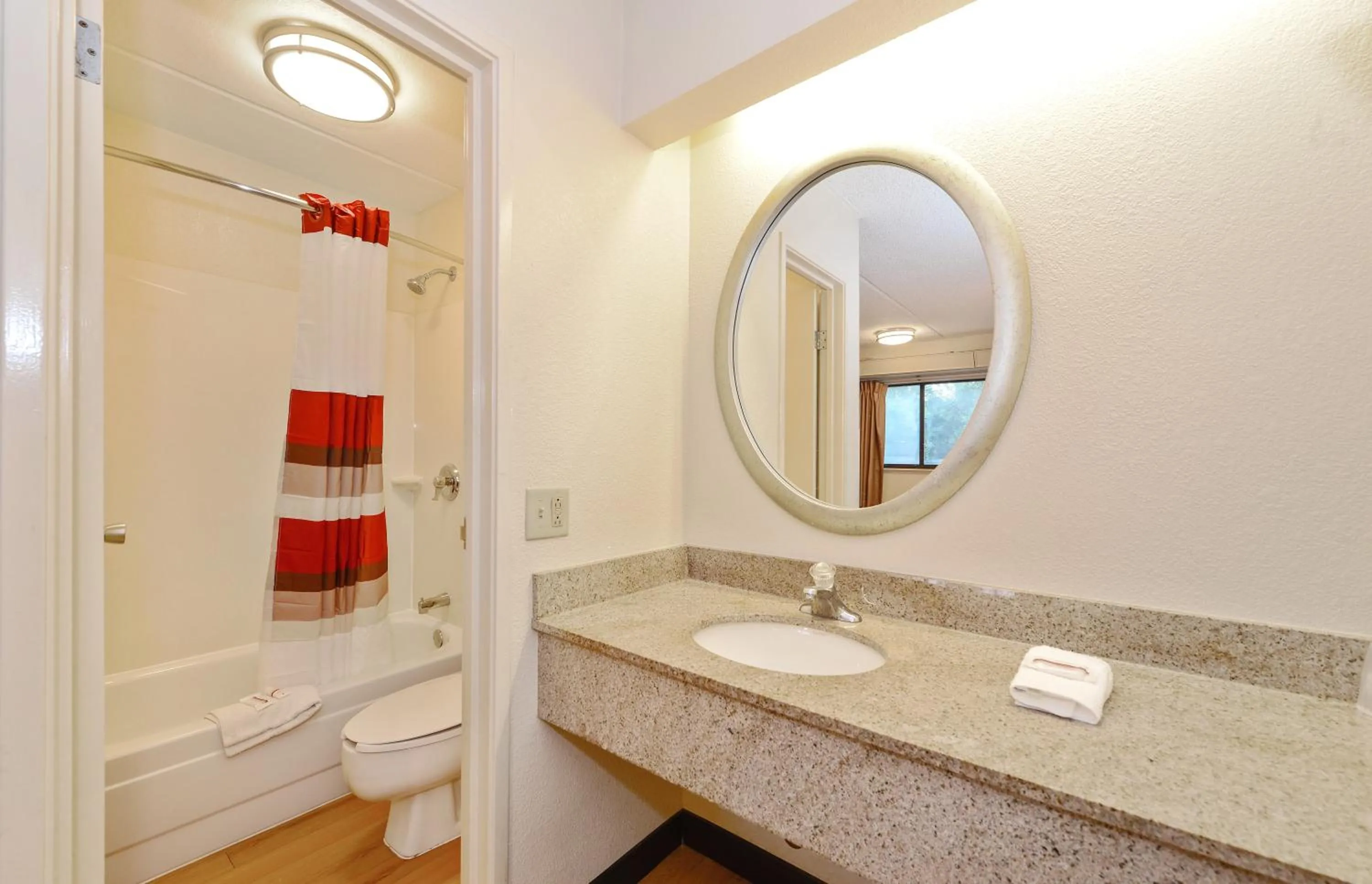 Bathroom in Red Roof Inn Akron