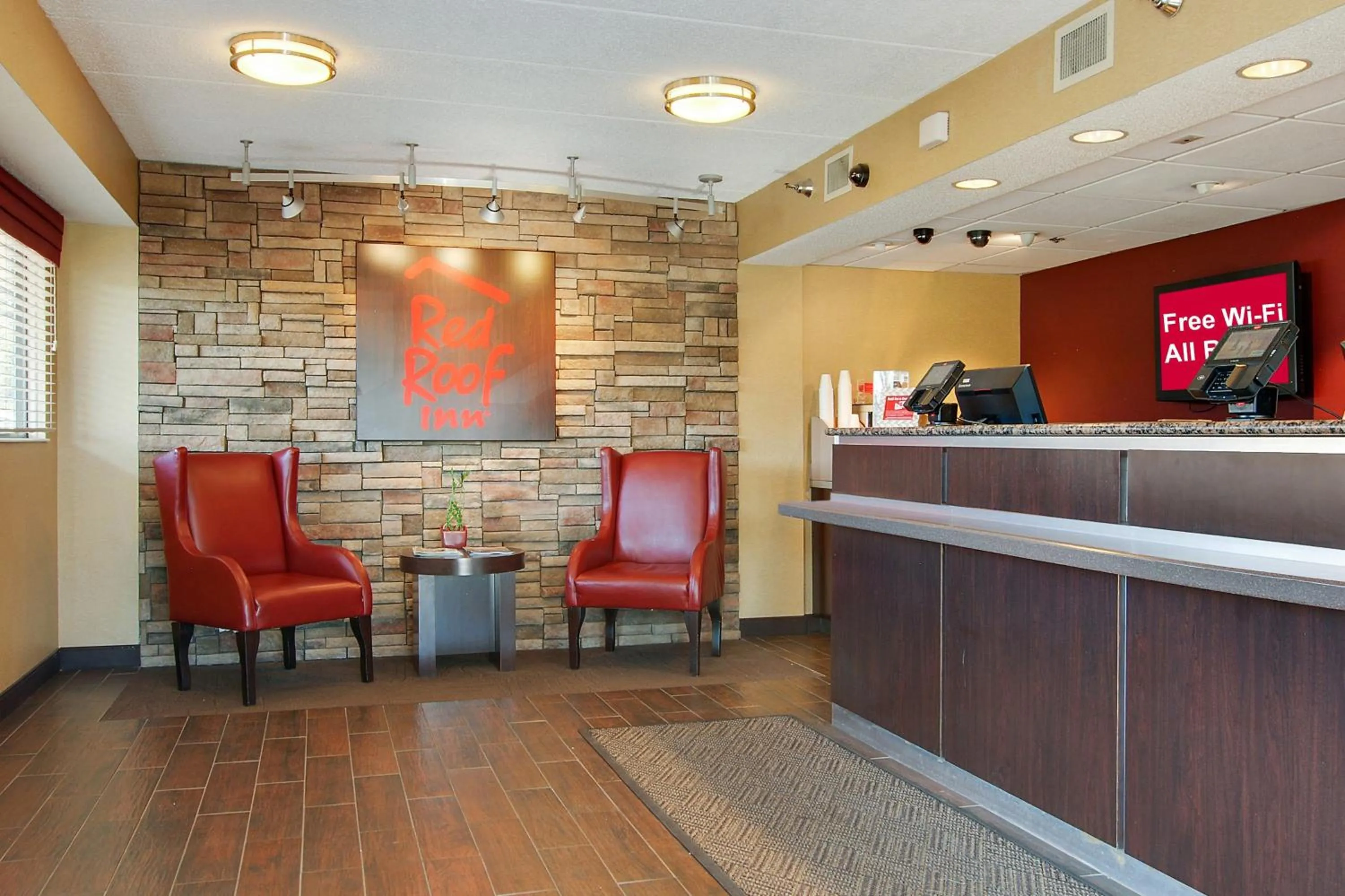 Lobby or reception in Red Roof Inn Akron