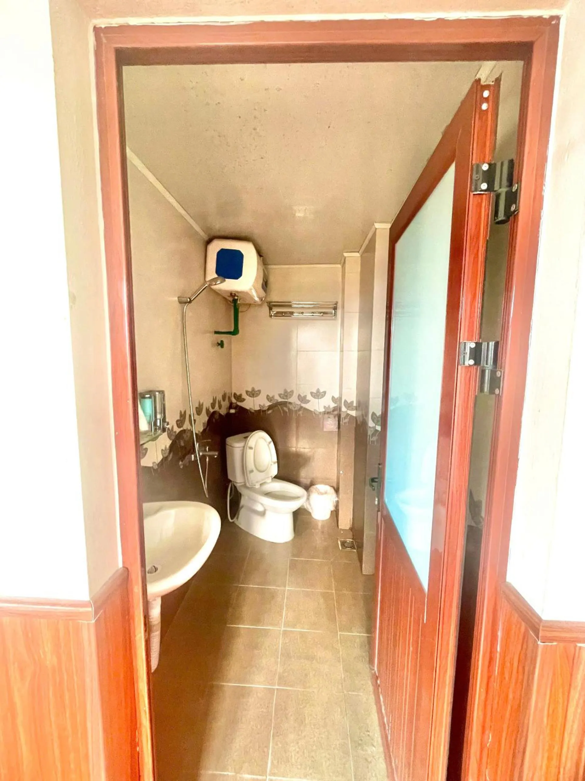 Shower in Flaco Hostel Sapa