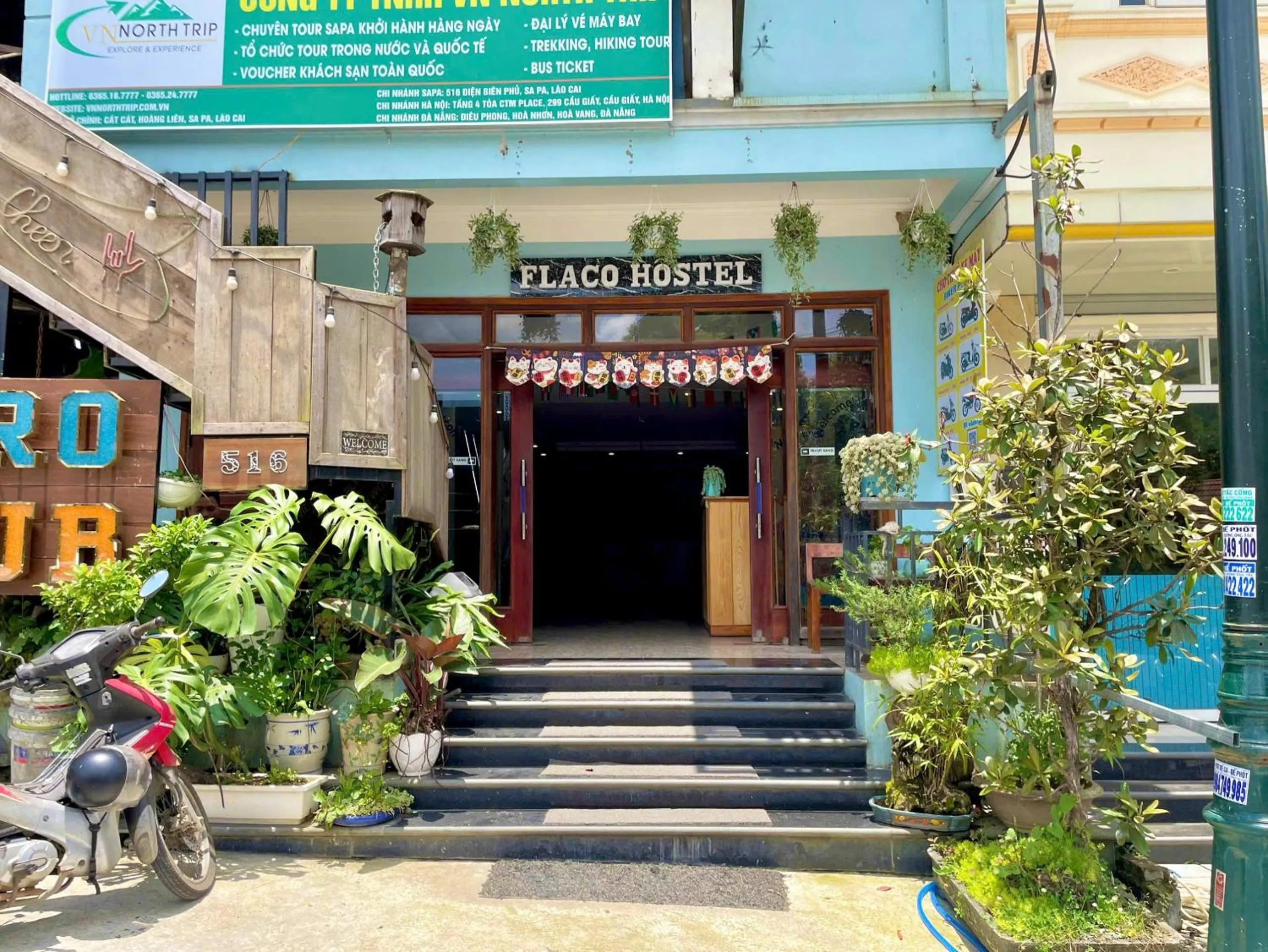 Facade/entrance in Flaco Hostel Sapa