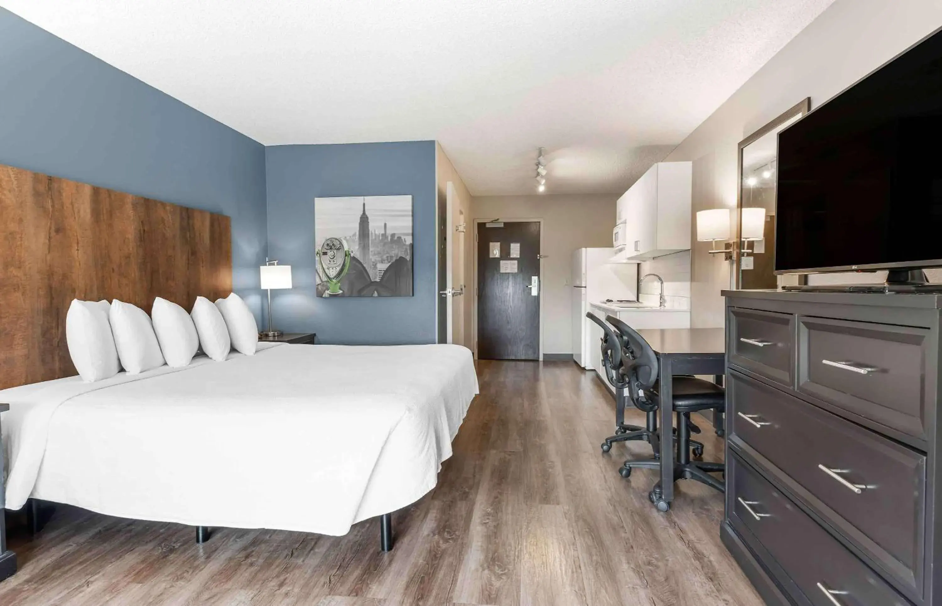 Bedroom, Bed in Extended Stay America Premier Suites - Union City - Dyer St Bedroom, Bed in Extended Stay America Premier Suites - Union City - Dyer St