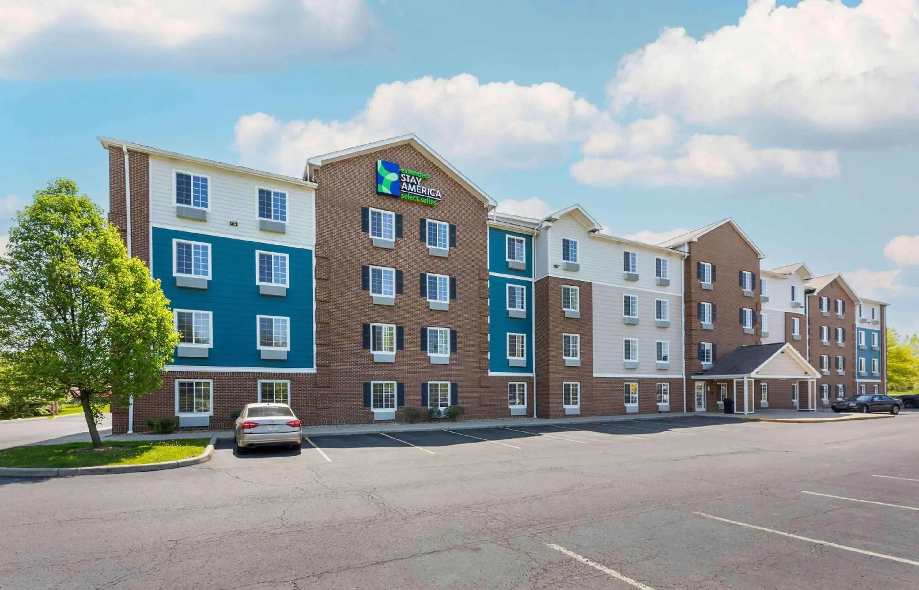 Property building in Extended Stay America Select Suites - Akron - South Property building in Extended Stay America Select Suites - Akron - South