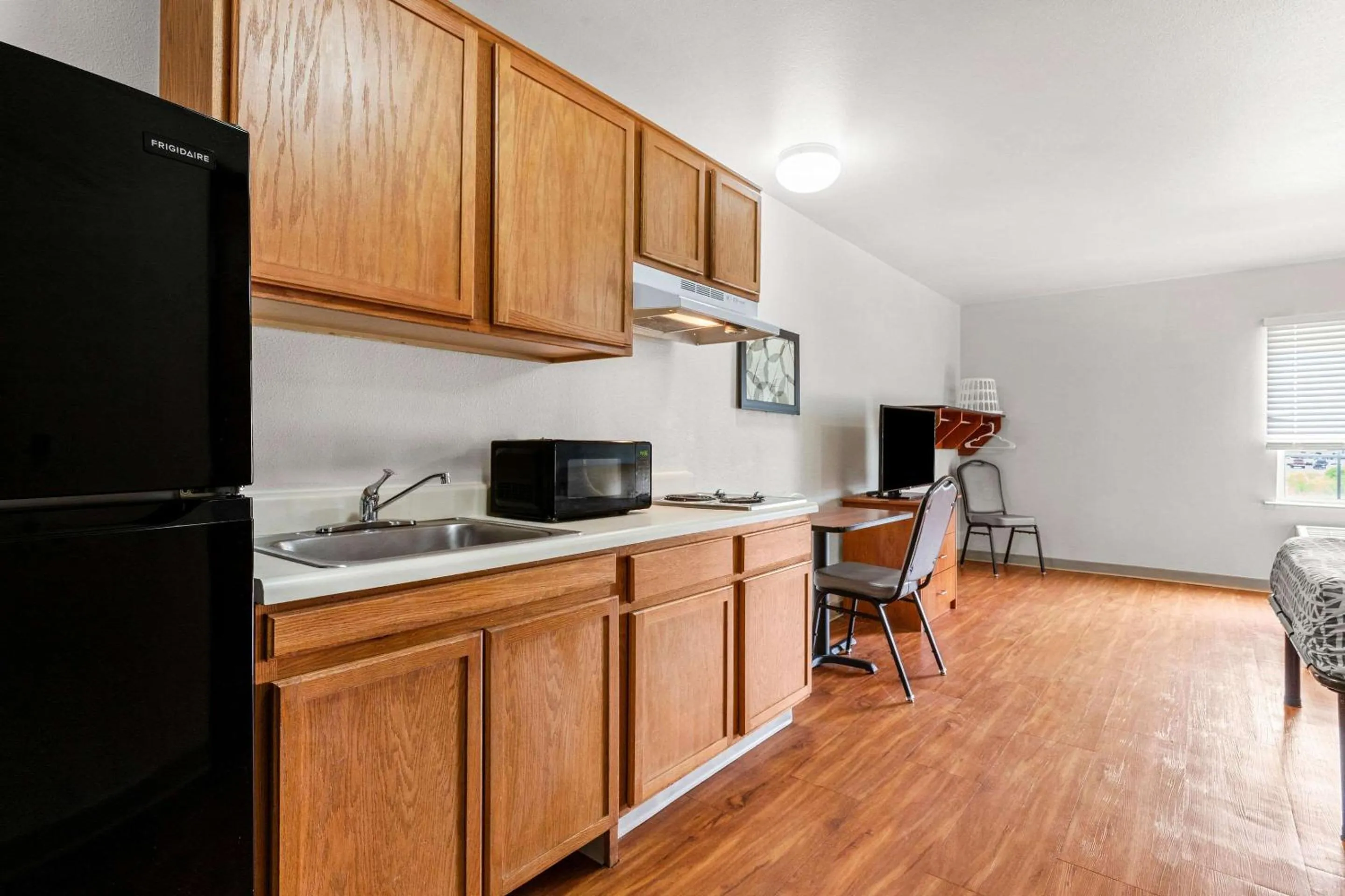 Bedroom in WoodSpring Suites Tulsa