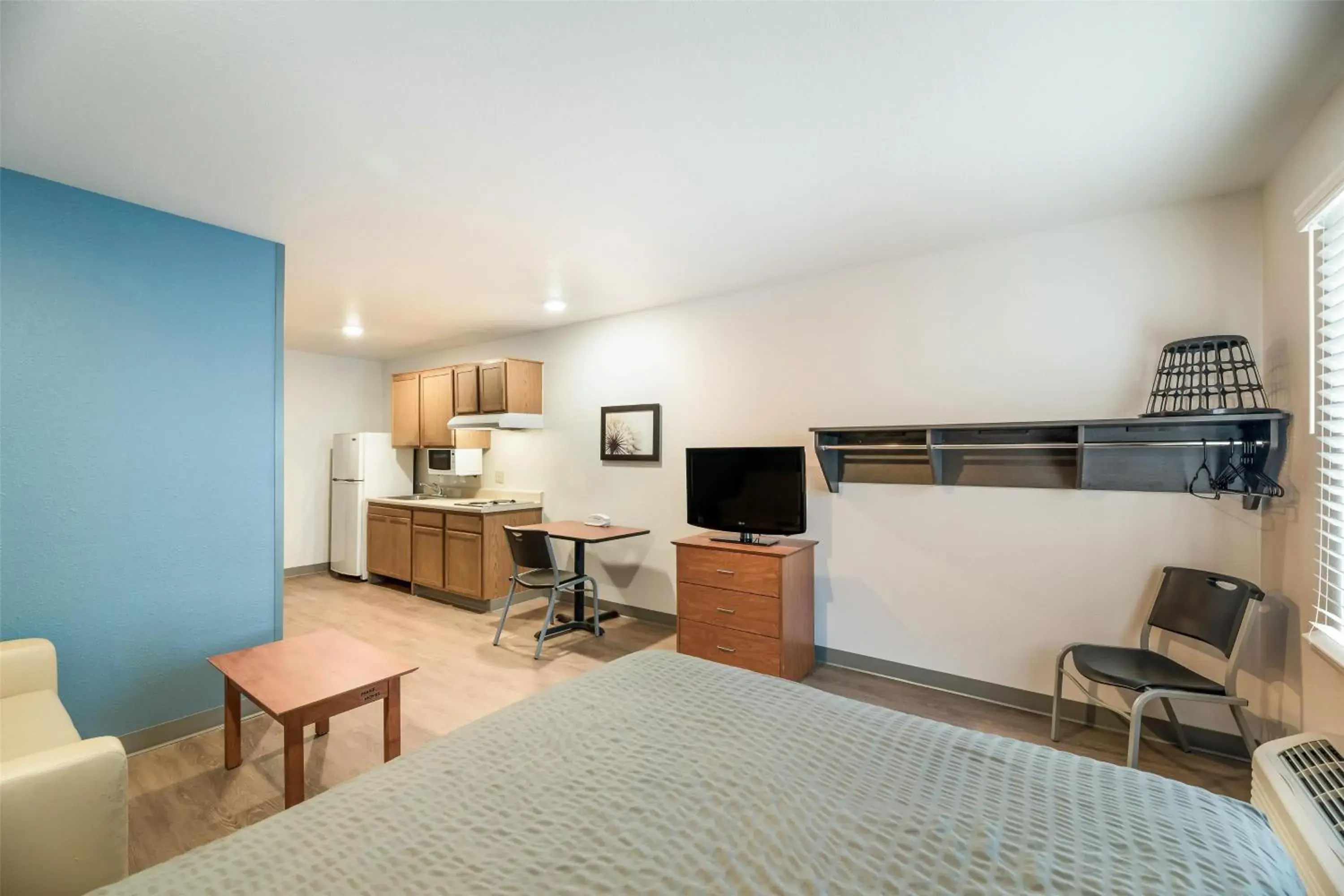 Bedroom, Bed in Extended Stay America Select Suites - Ocala Bedroom, Bed in Extended Stay America Select Suites - Ocala