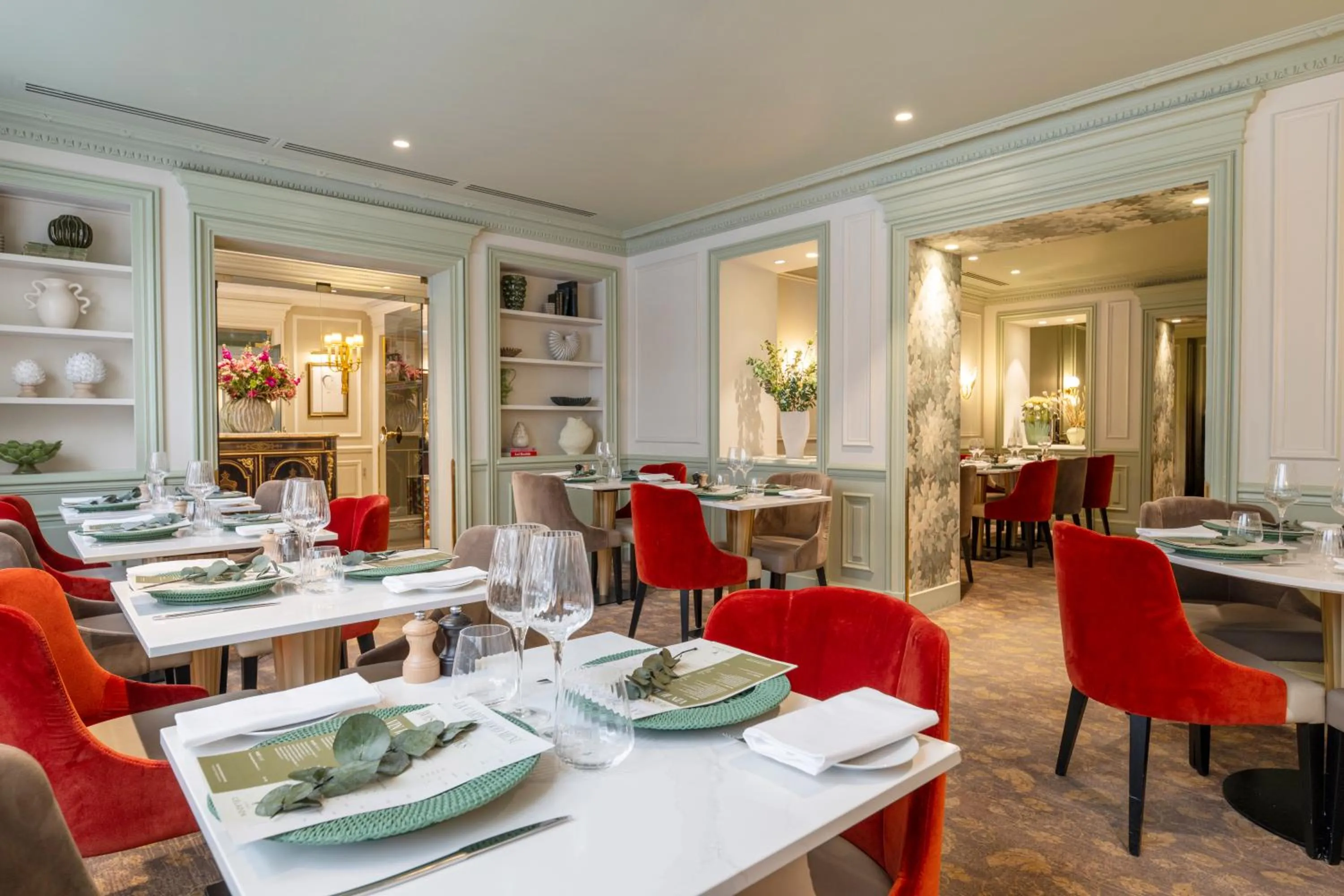 Restaurant/places to eat in Hotel Westminster