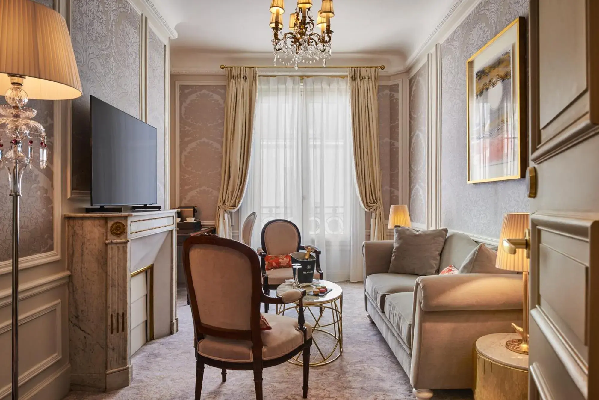 Suite Deluxe – Belle Epoque in Hotel Westminster Suite Deluxe – Belle Epoque in Hotel Westminster