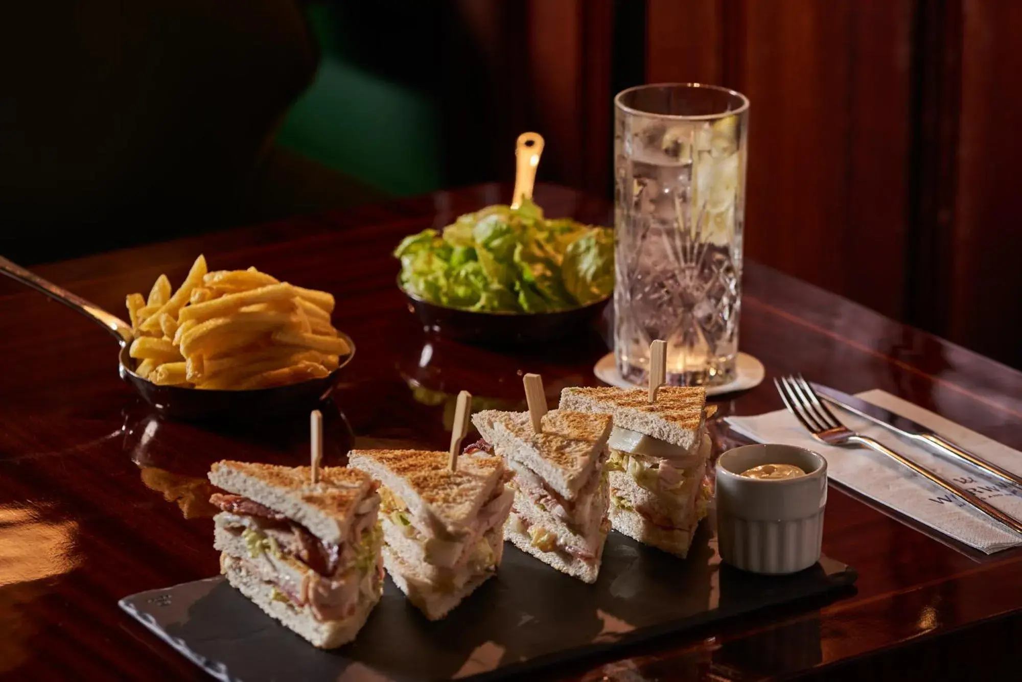 Restaurant/places to eat in Hotel Westminster Restaurant/places to eat in Hotel Westminster