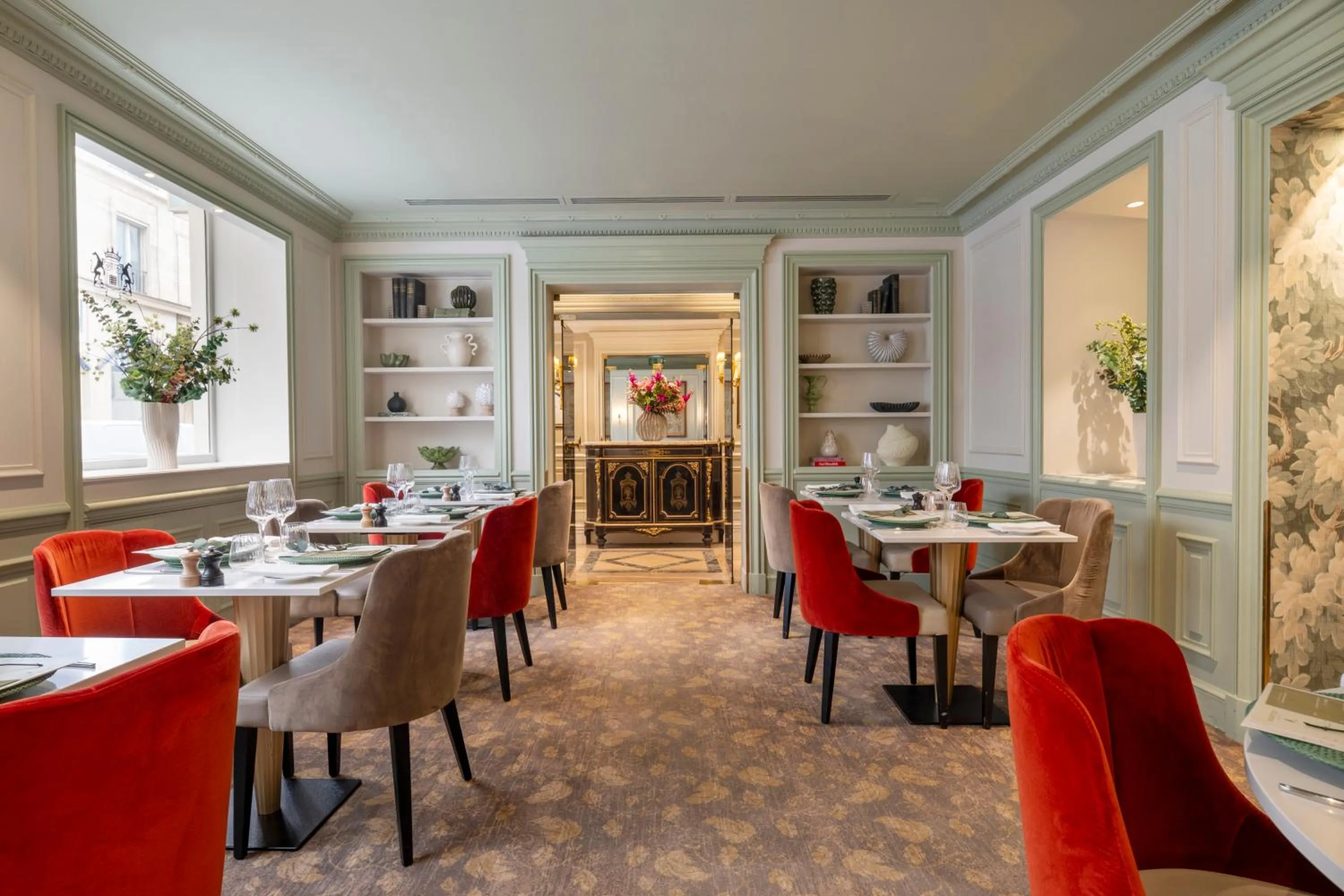 Restaurant/places to eat in Hotel Westminster