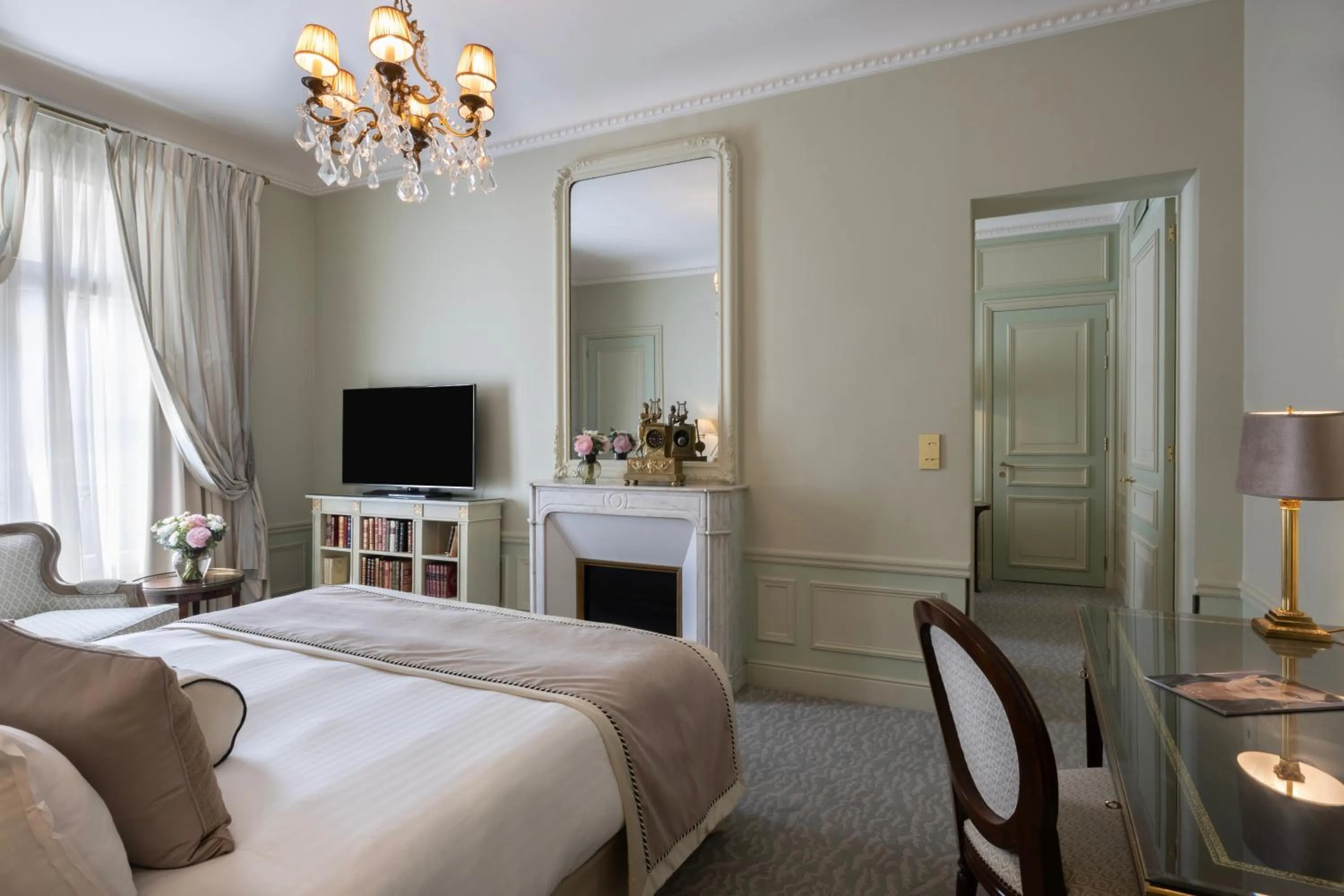Bed in Hotel Westminster