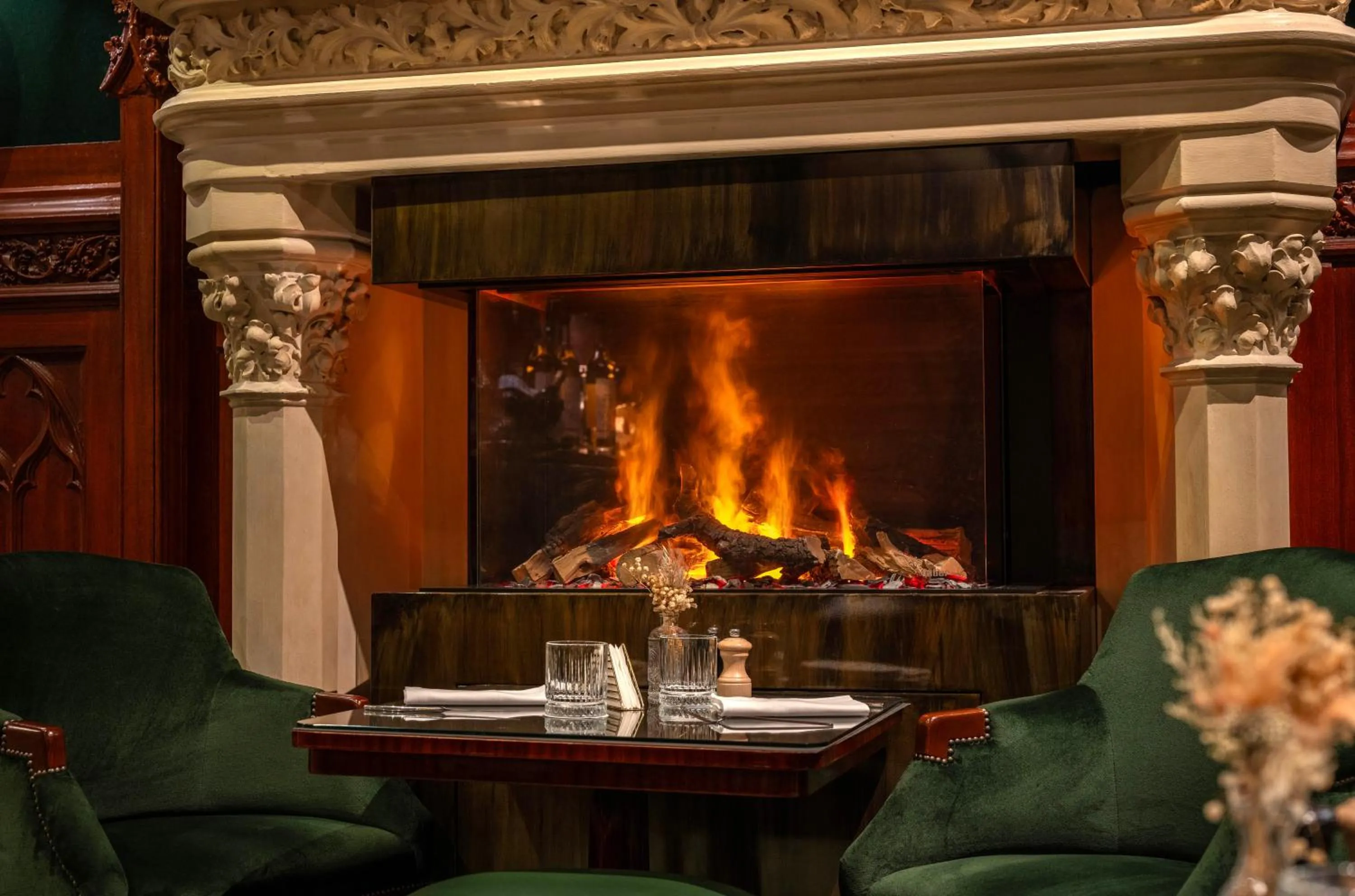 Restaurant/places to eat in Hotel Westminster