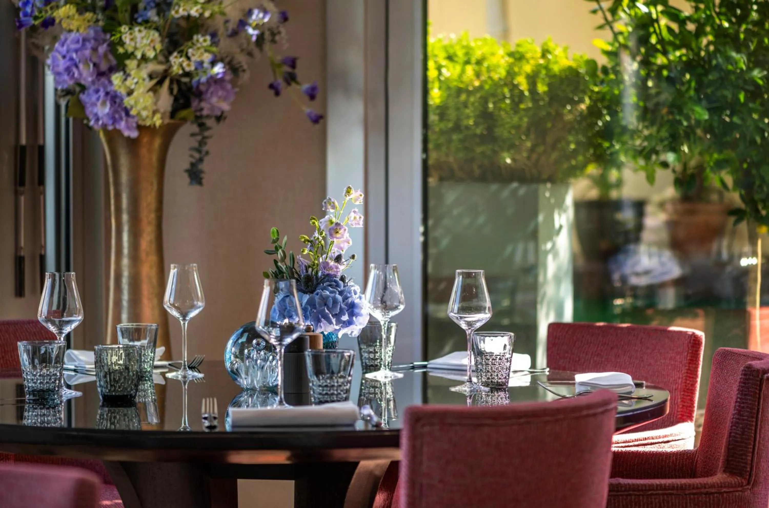 Restaurant/places to eat in Warwick Champs-Elysées Paris
