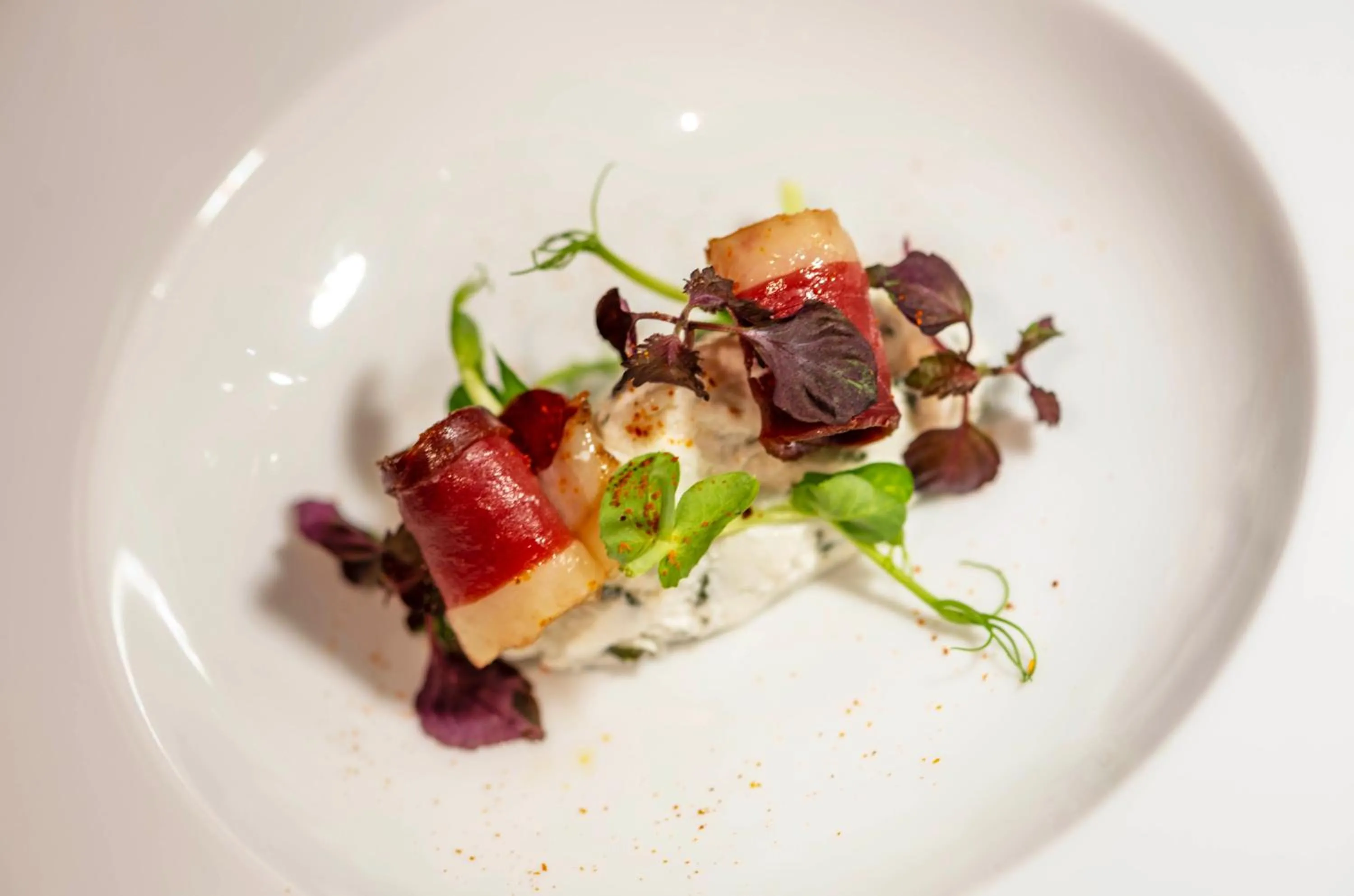 Food and drinks in Warwick Champs-Elysées Paris