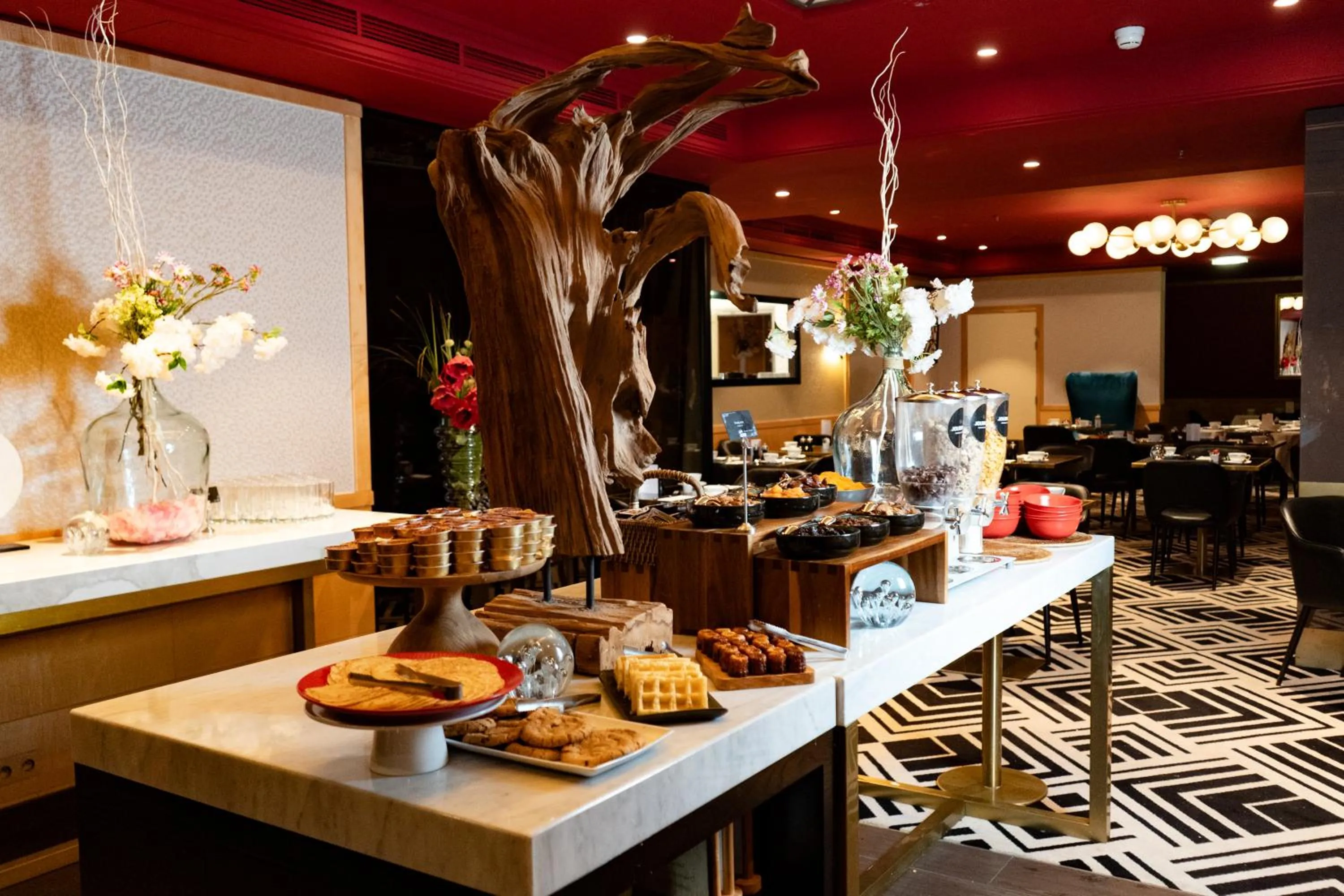 Breakfast in Warwick Champs-Elysées Paris