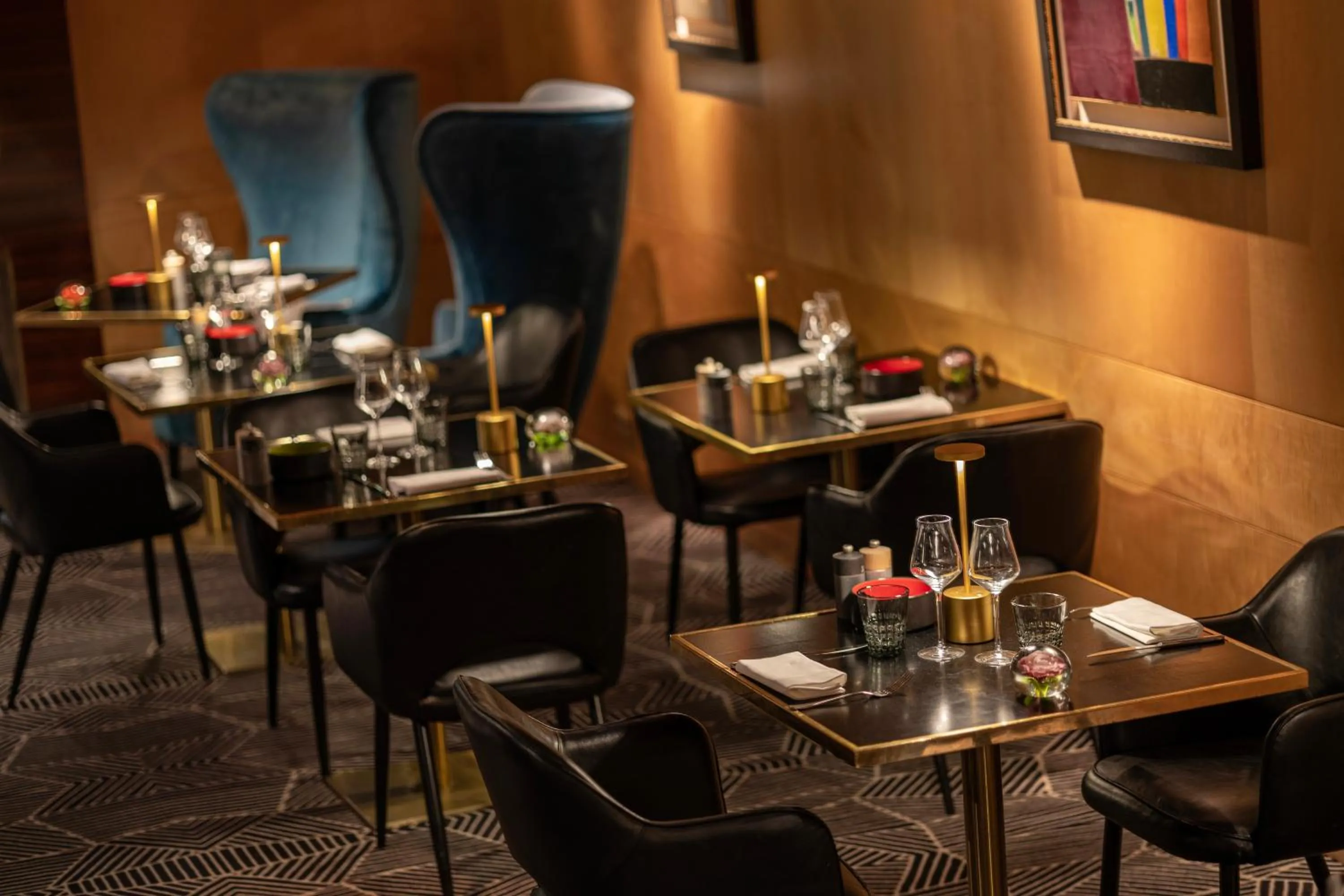 Restaurant/places to eat in Warwick Champs-Elysées Paris