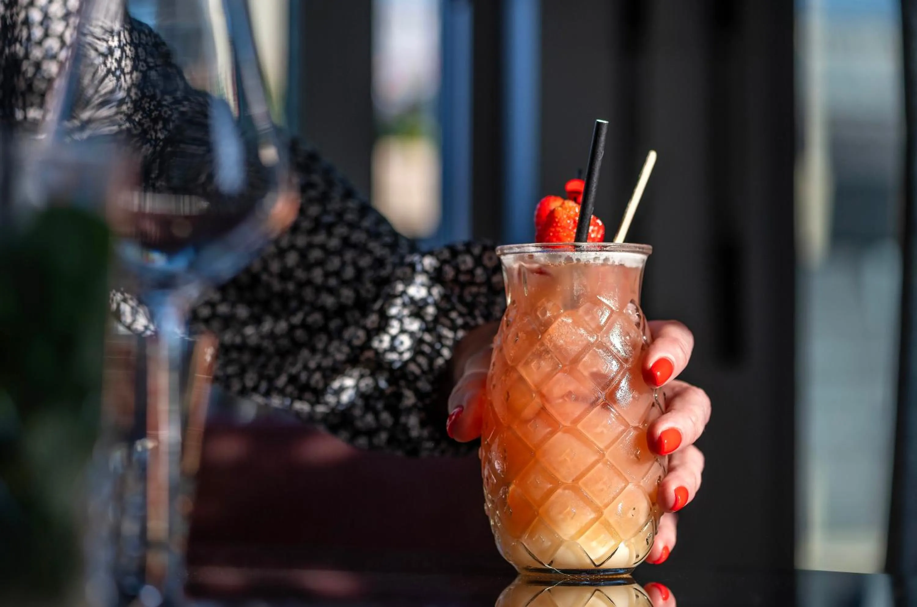 Food and drinks in Warwick Champs-Elysées Paris