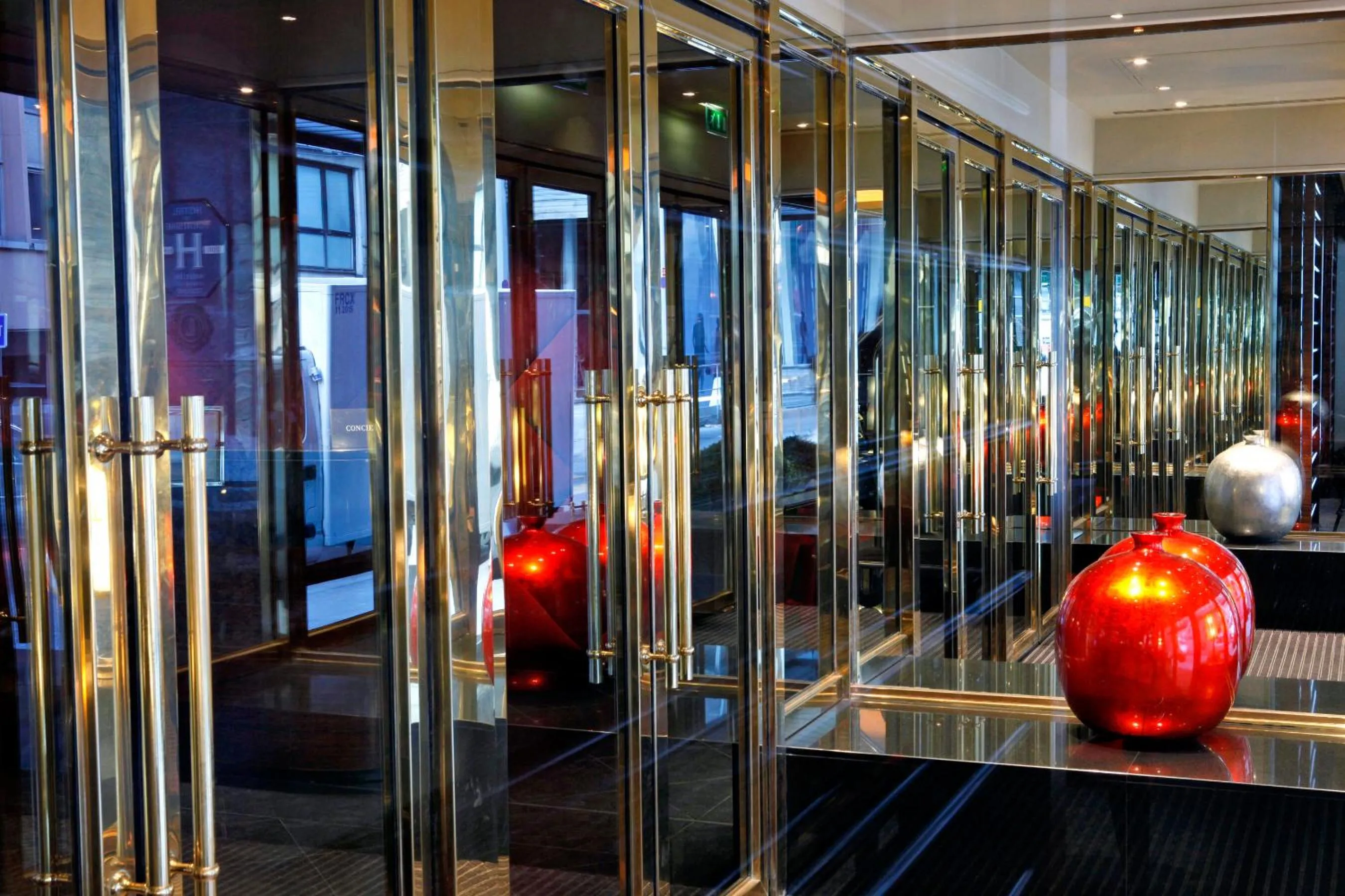 Facade/entrance in Warwick Champs-Elysées Paris