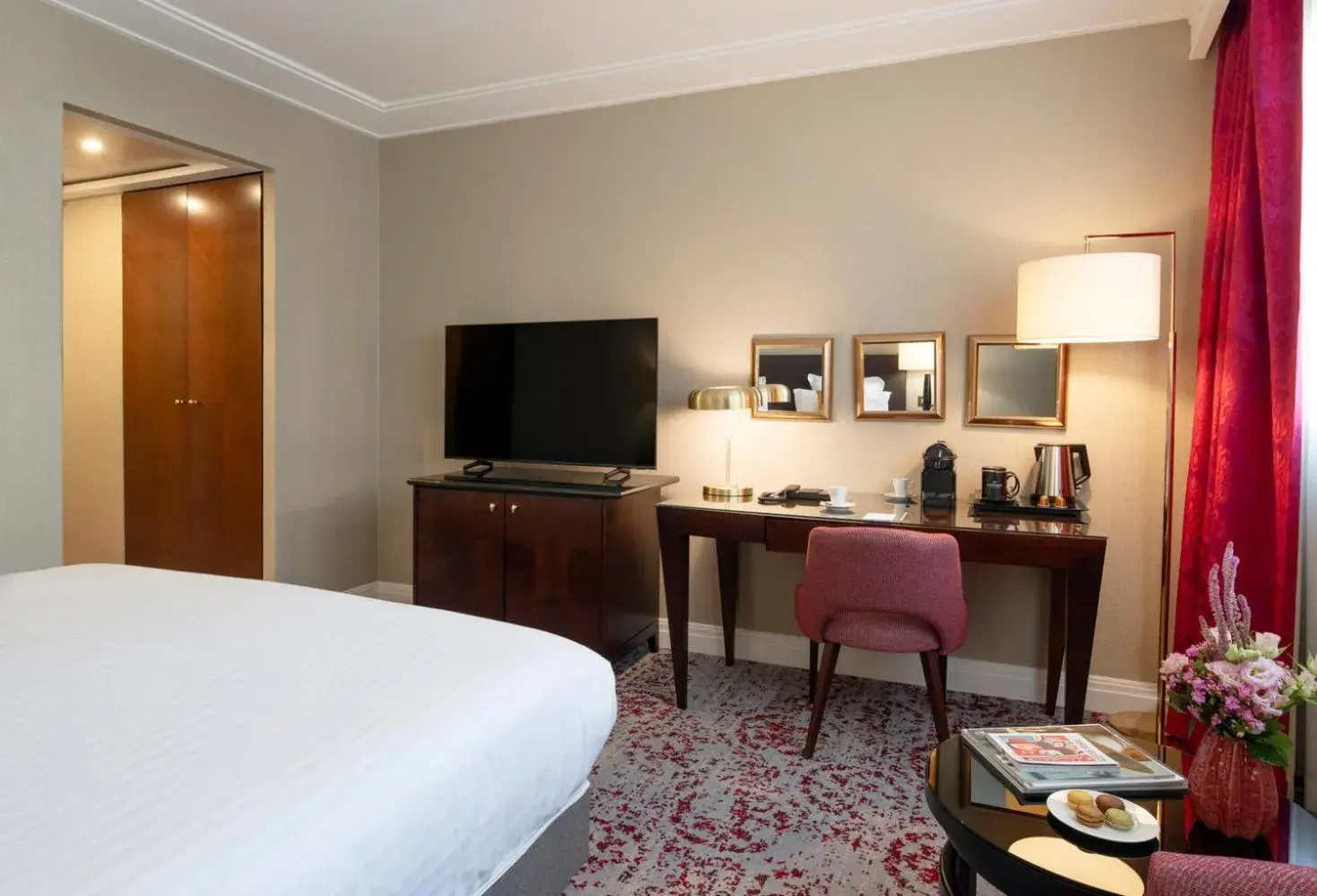 Bed in Warwick Champs-Elysées Paris Bed in Warwick Champs-Elysées Paris