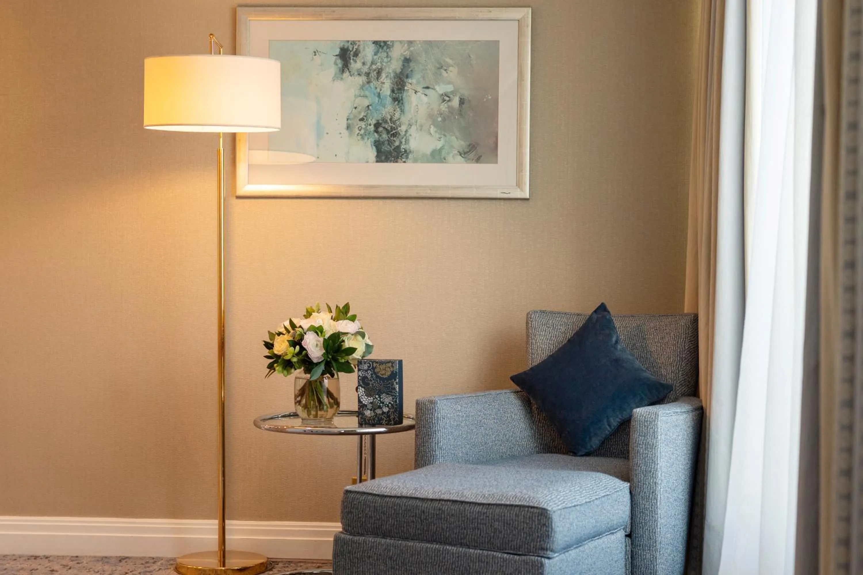 Decorative detail in Warwick Champs-Elysées Paris