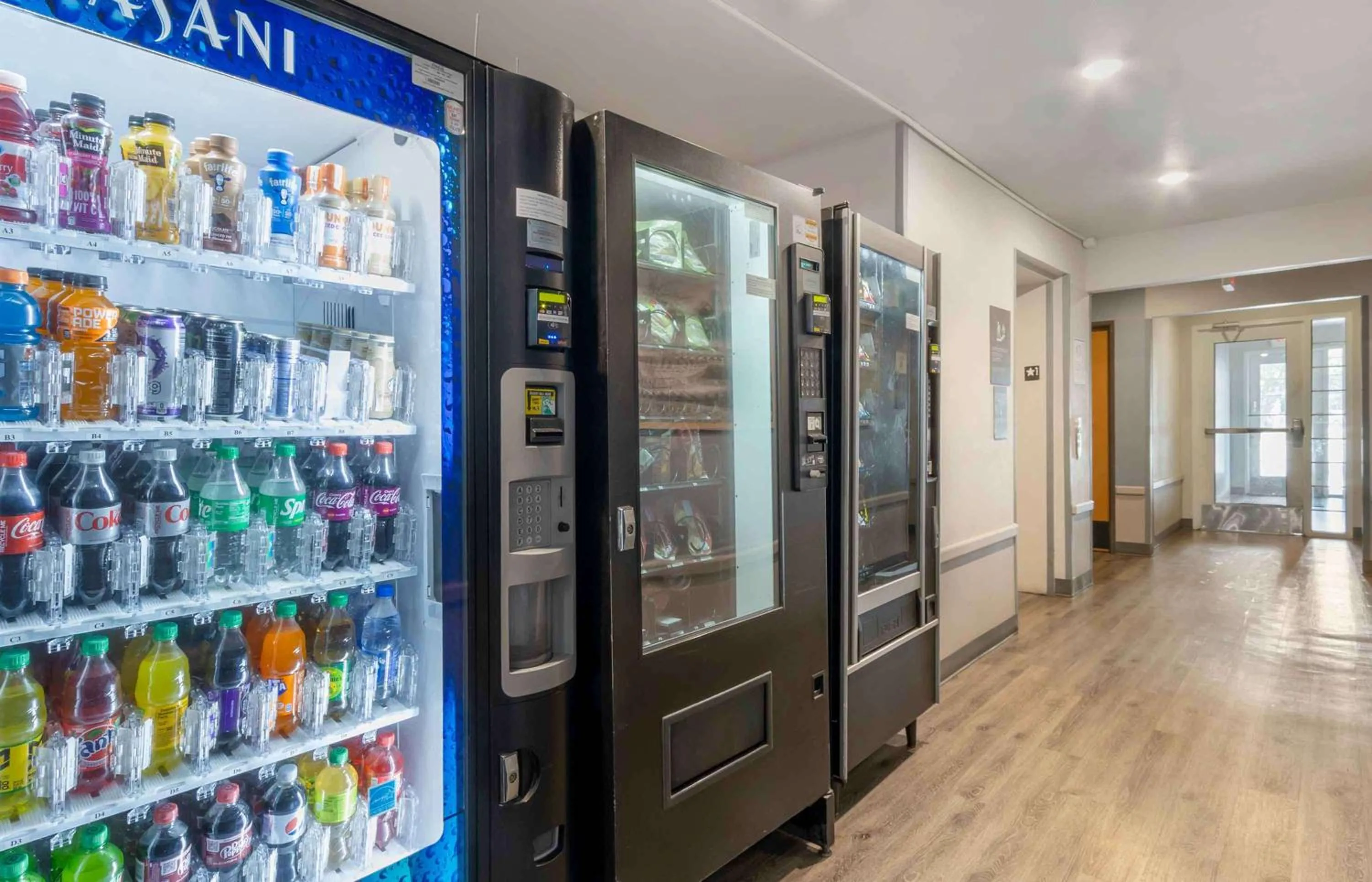 Property building in Extended Stay America Select Suites - Charleston - North Charleston - I-526