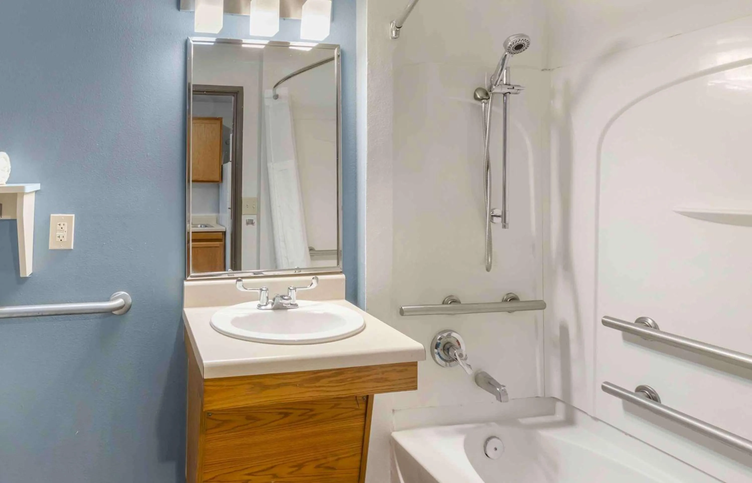 Bathroom in Extended Stay America Select Suites - Charleston - North Charleston - I-526