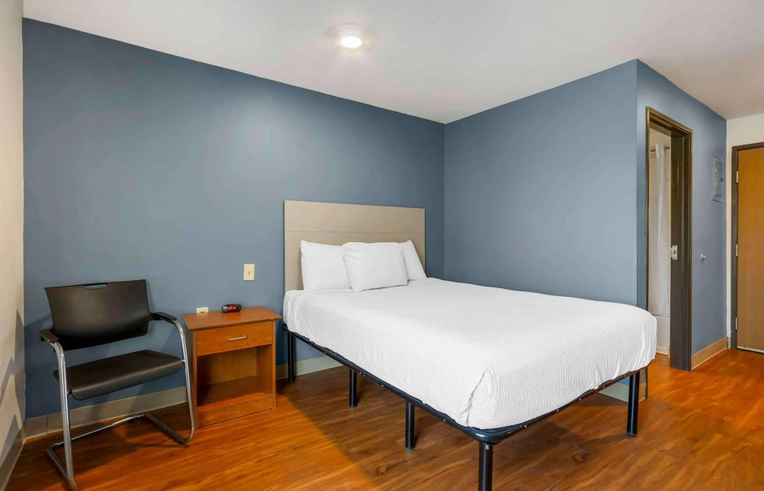 Bedroom, Bed in Extended Stay America Select Suites - Charleston - North Charleston - I-526
