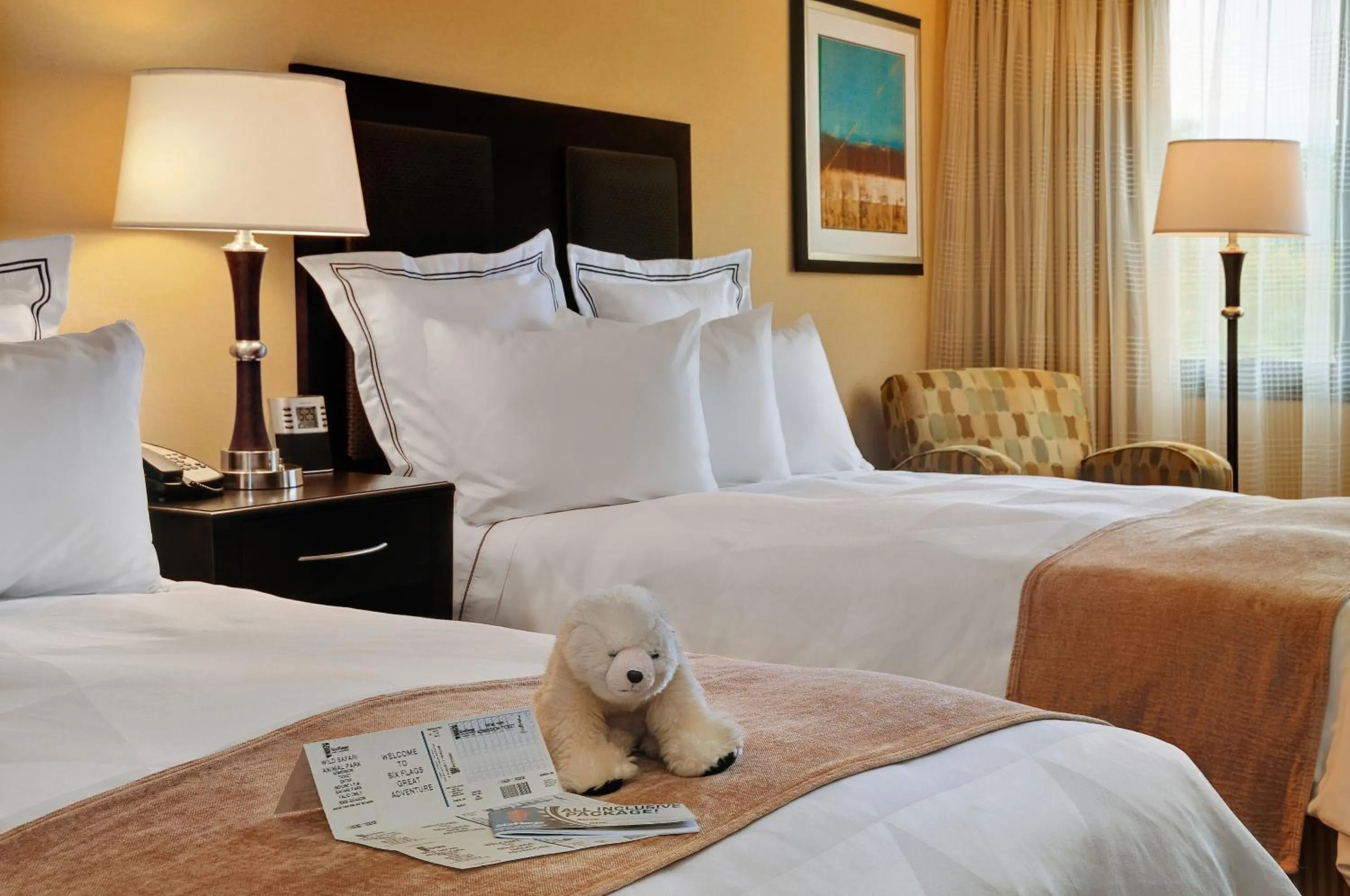 Bedroom, Bed in Radisson Hotel Freehold