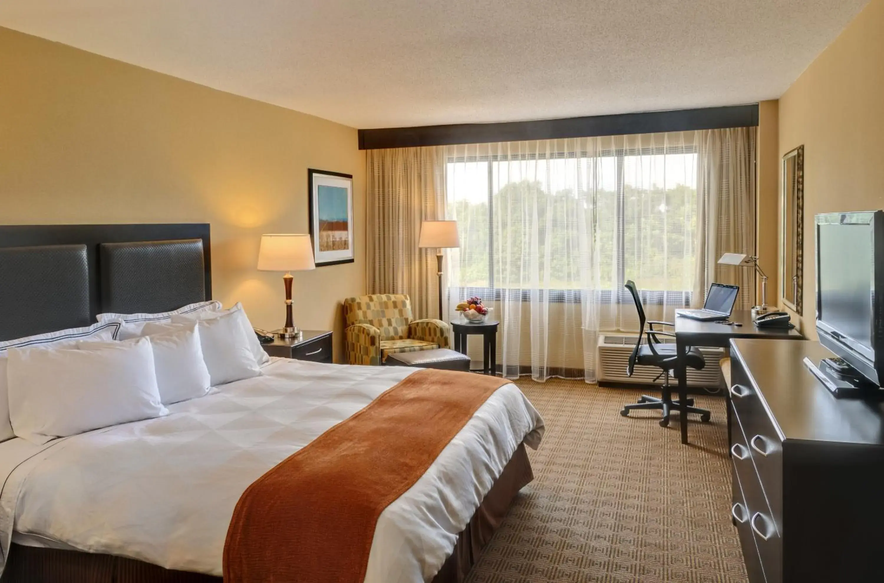 Bedroom, Bed in Radisson Hotel Freehold Bedroom, Bed in Radisson Hotel Freehold