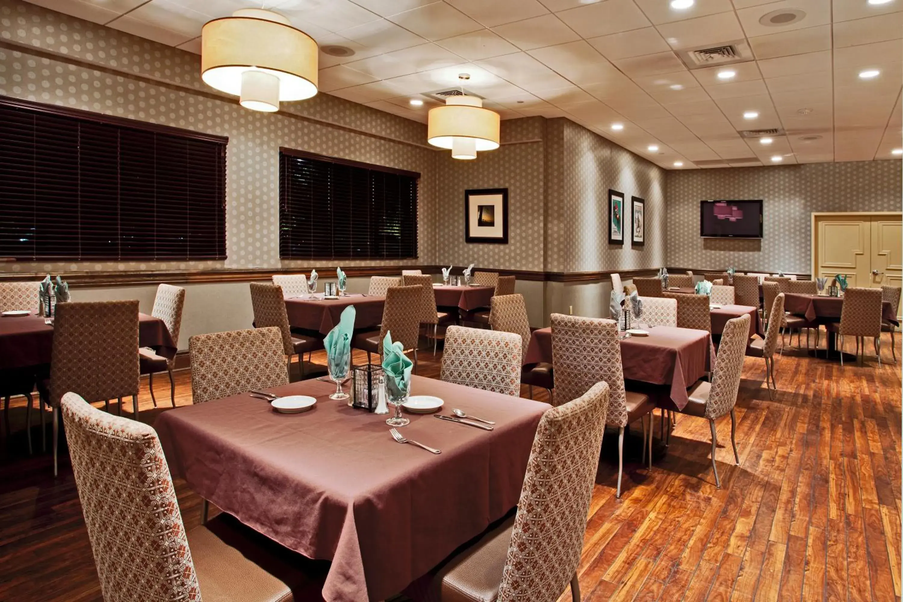 Restaurant/places to eat in Radisson Hotel Freehold Restaurant/places to eat in Radisson Hotel Freehold