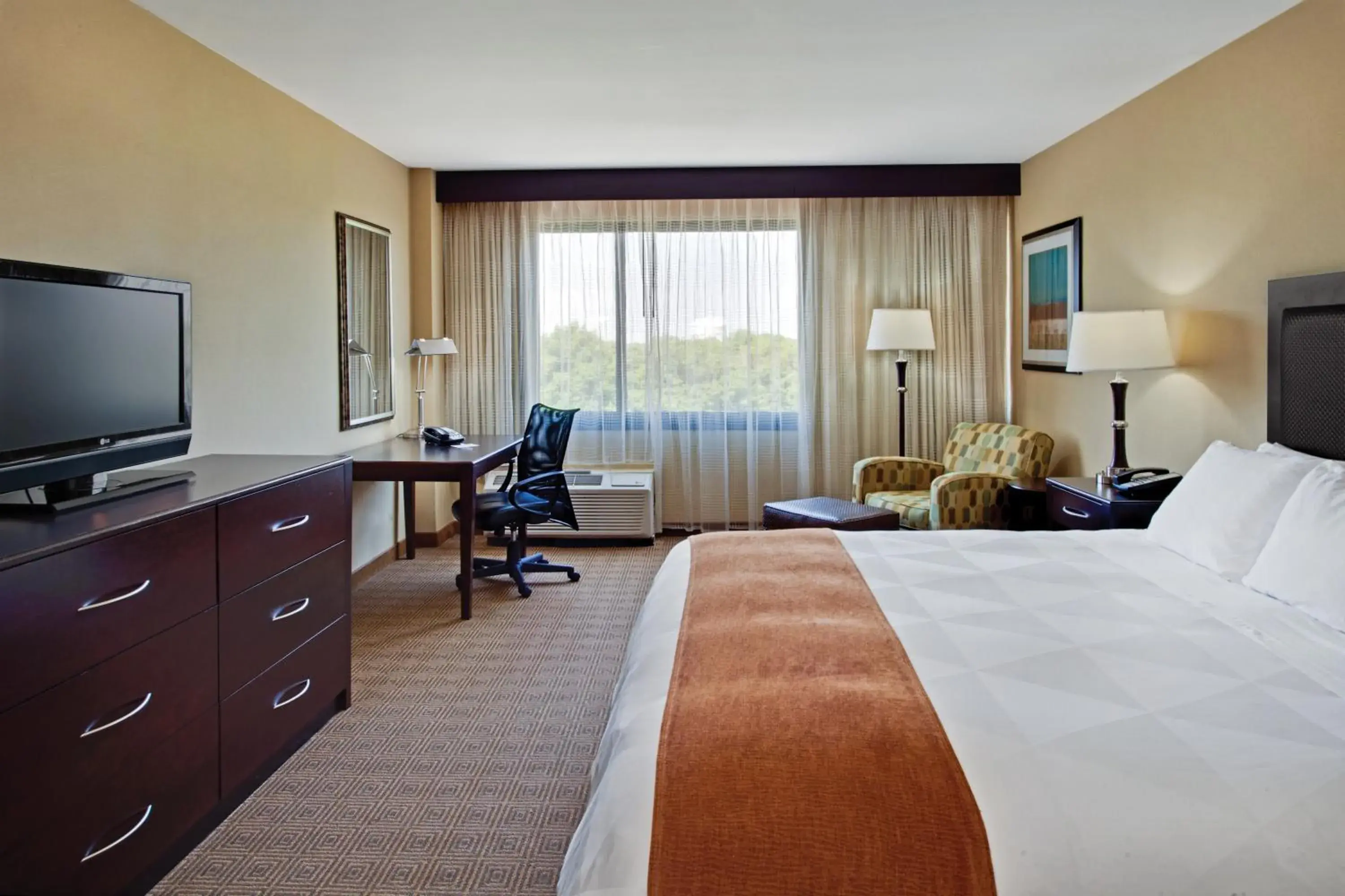 Bedroom, Bed in Radisson Hotel Freehold Bedroom, Bed in Radisson Hotel Freehold