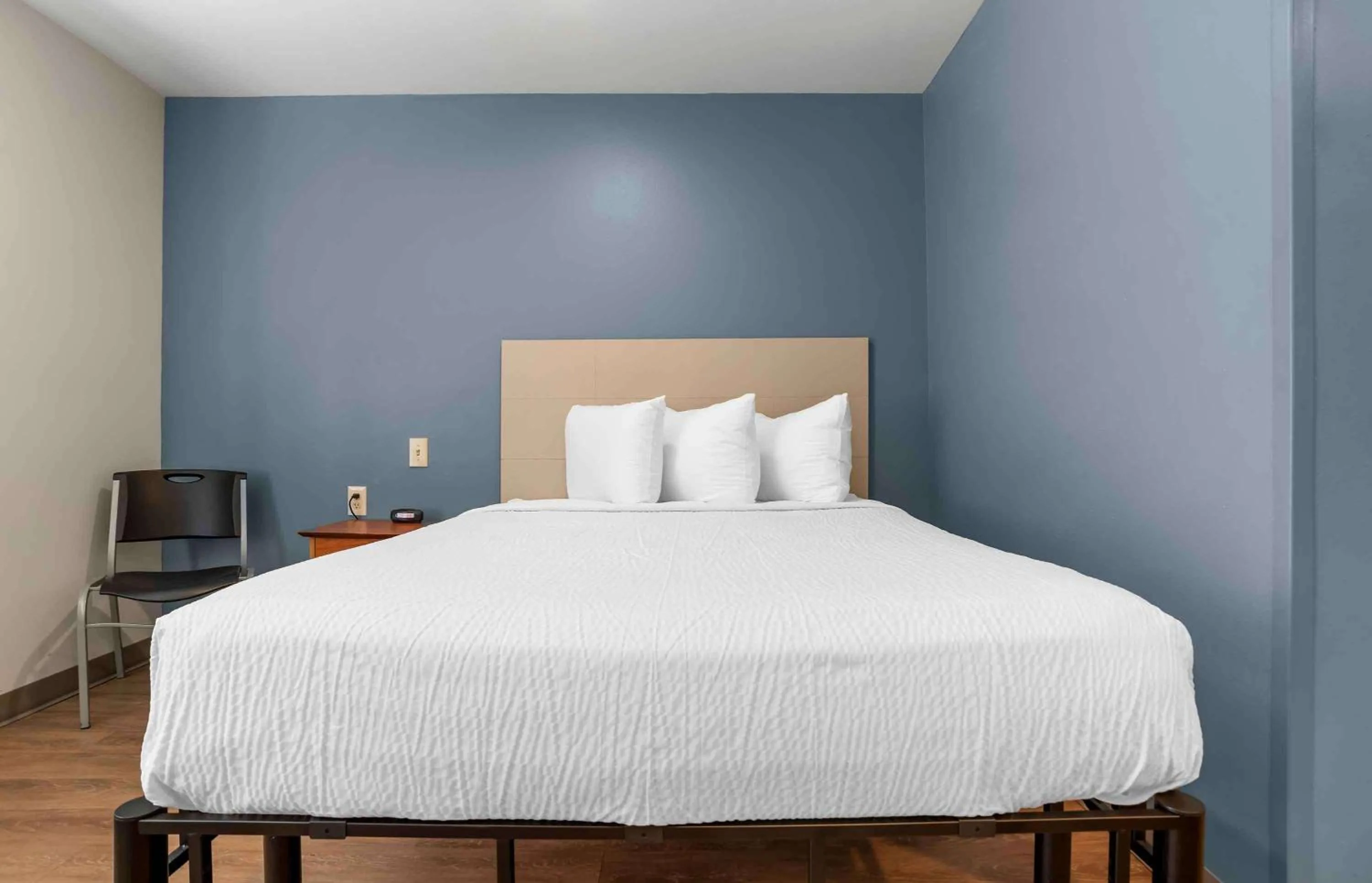 Bedroom, Bed in Extended Stay America Select Suites - Tallahassee - Northwest