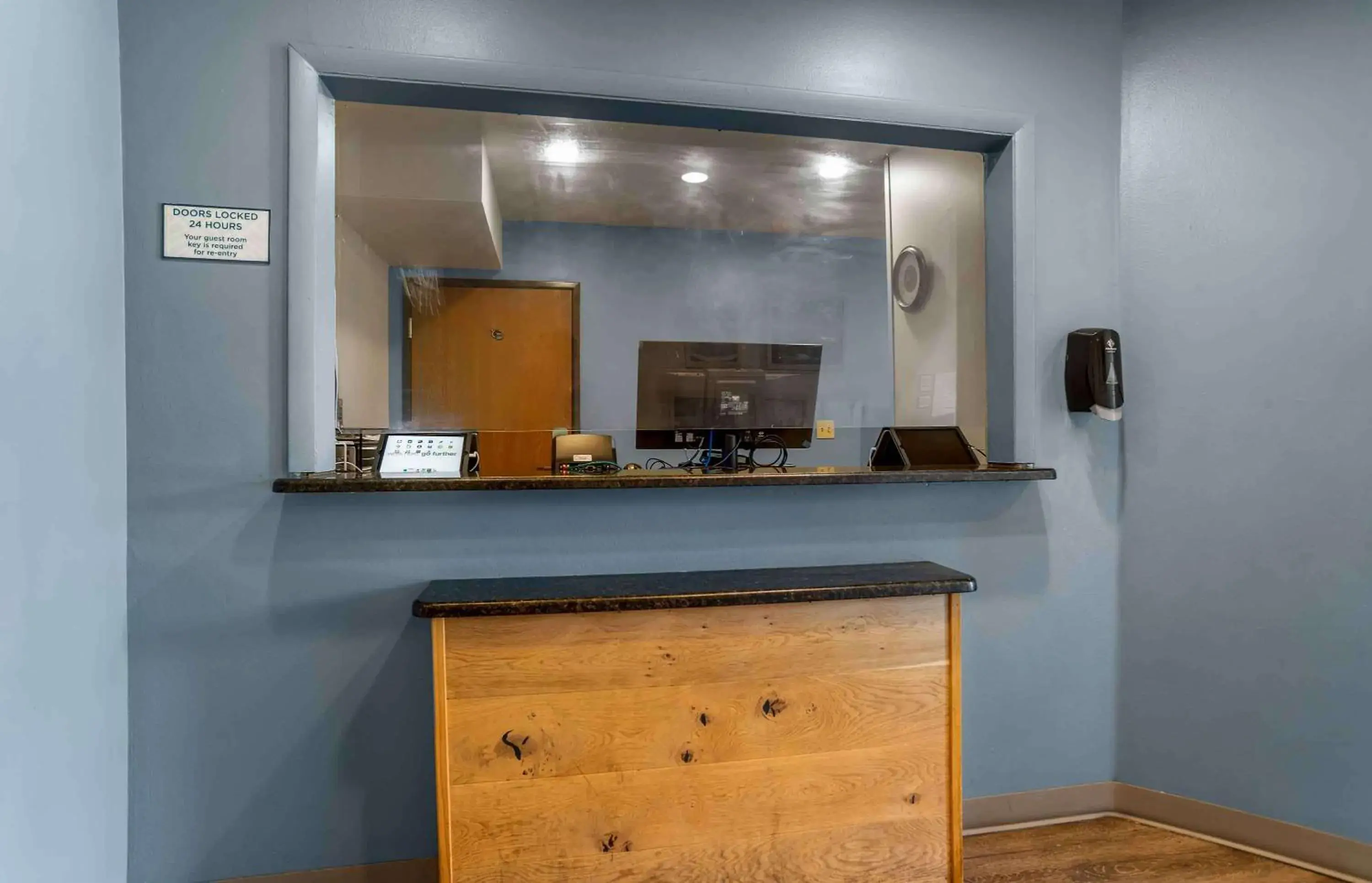 Lobby or reception in Extended Stay America Select Suites - Tallahassee - Northwest Lobby or reception in Extended Stay America Select Suites - Tallahassee - Northwest