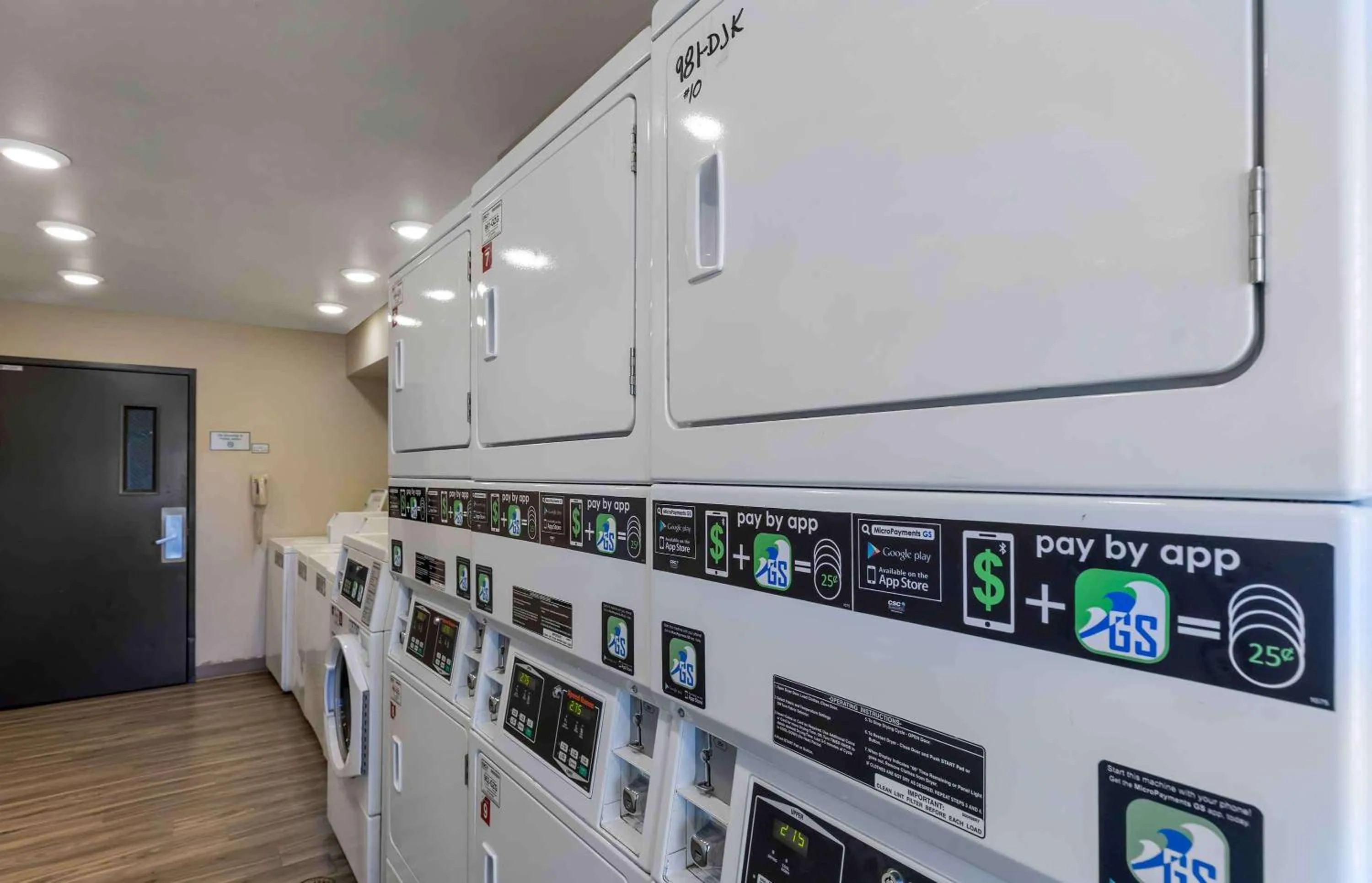 Property building in Extended Stay America Select Suites - Denver - Aurora