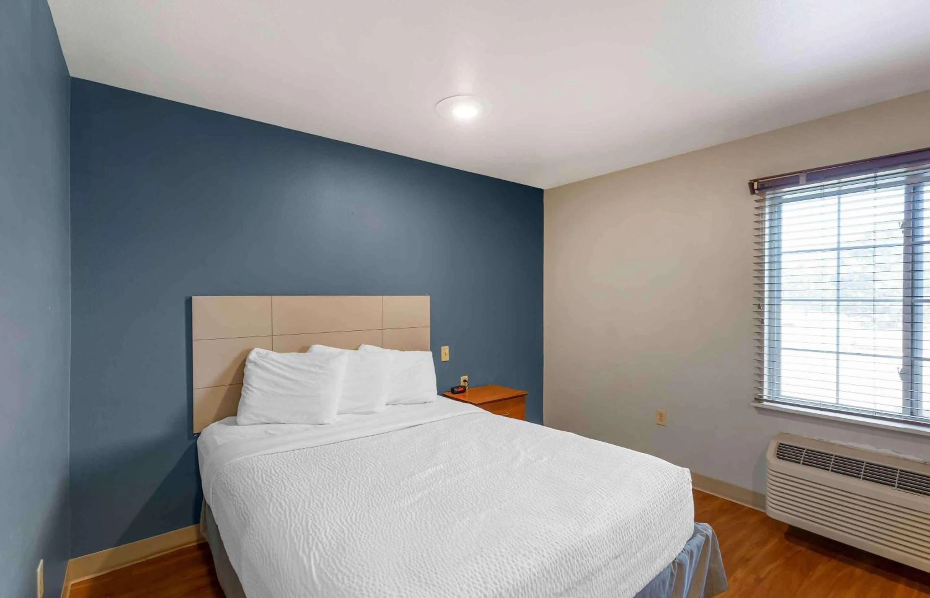 Bedroom, Bed in Extended Stay America Select Suites - Denver - Aurora