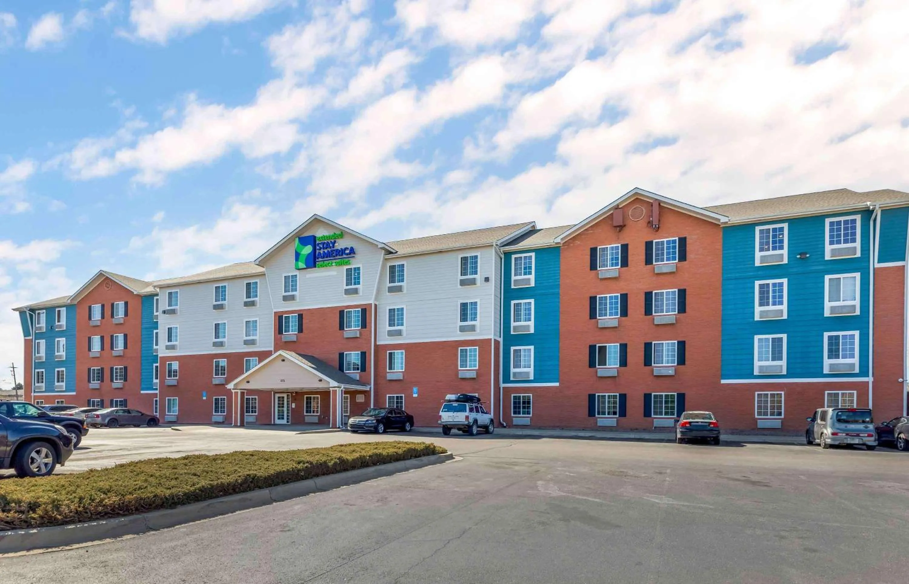 Property building in Extended Stay America Select Suites - Denver - Aurora