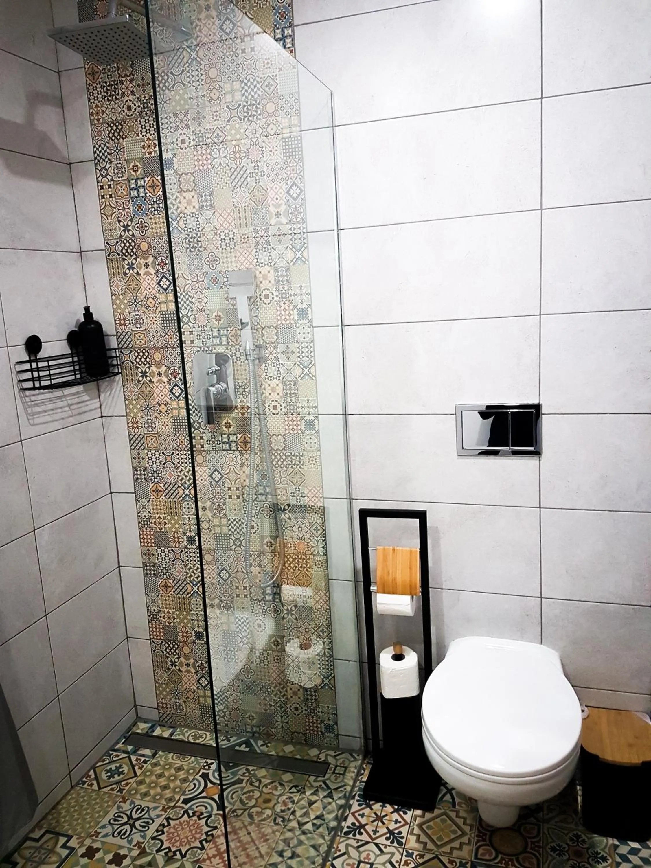 Shower in Topolove Rooms & Apartments