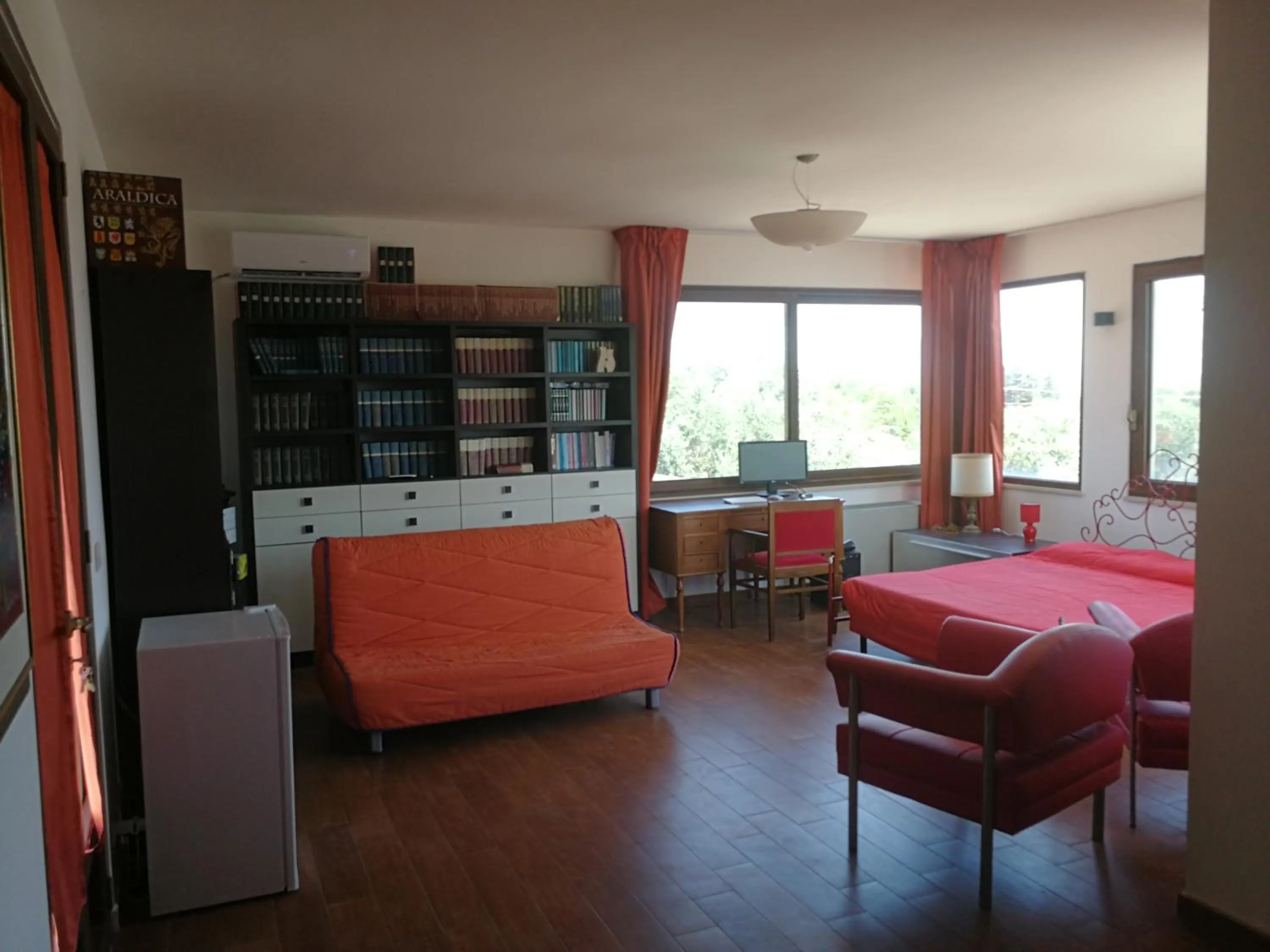 Photo of the whole room in Il Giardino degli Ulivi