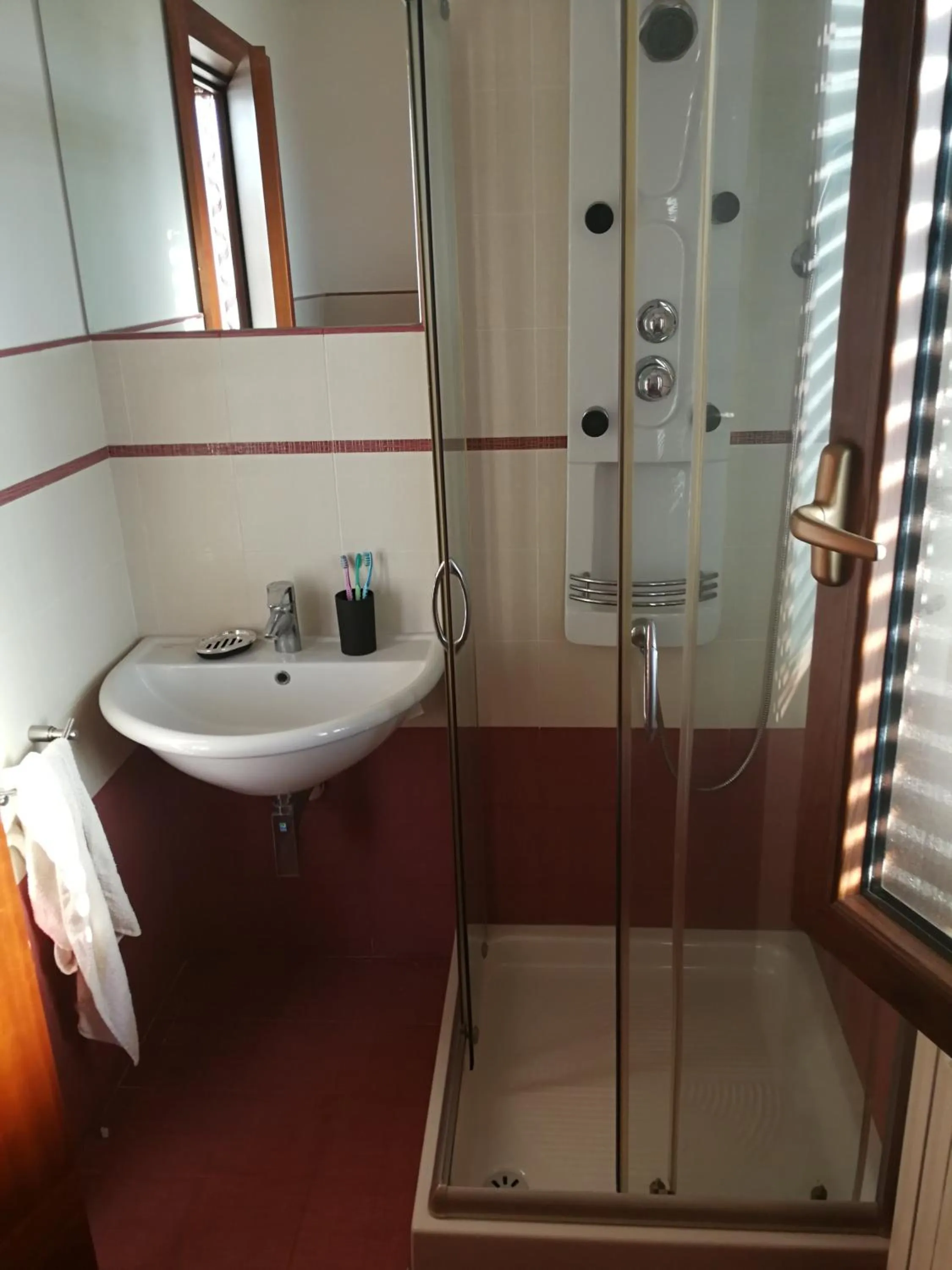 Shower in Il Giardino degli Ulivi