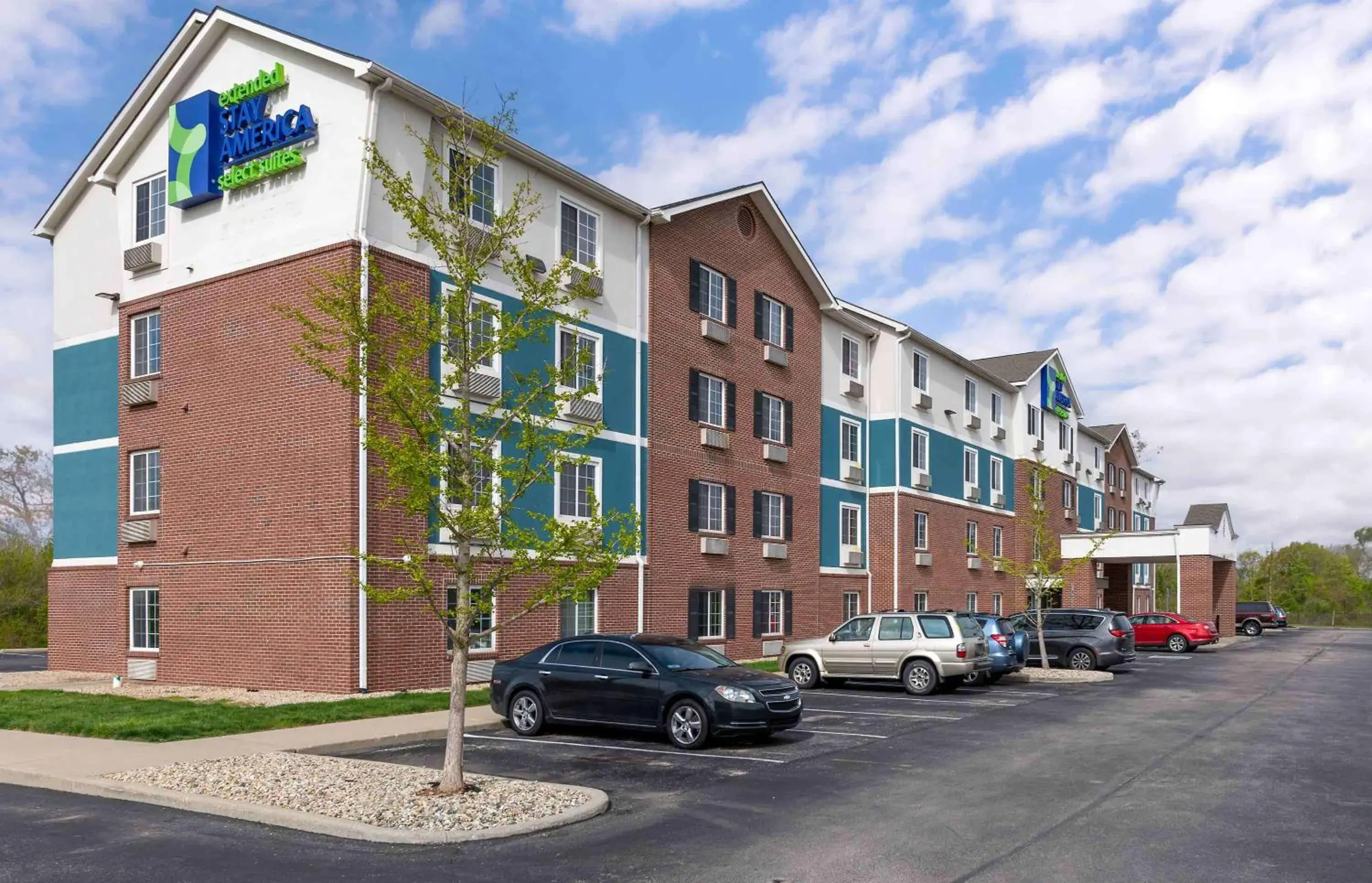 Property building in Extended Stay America Select Suites - Indianapolis - Plainfield Property building in Extended Stay America Select Suites - Indianapolis - Plainfield