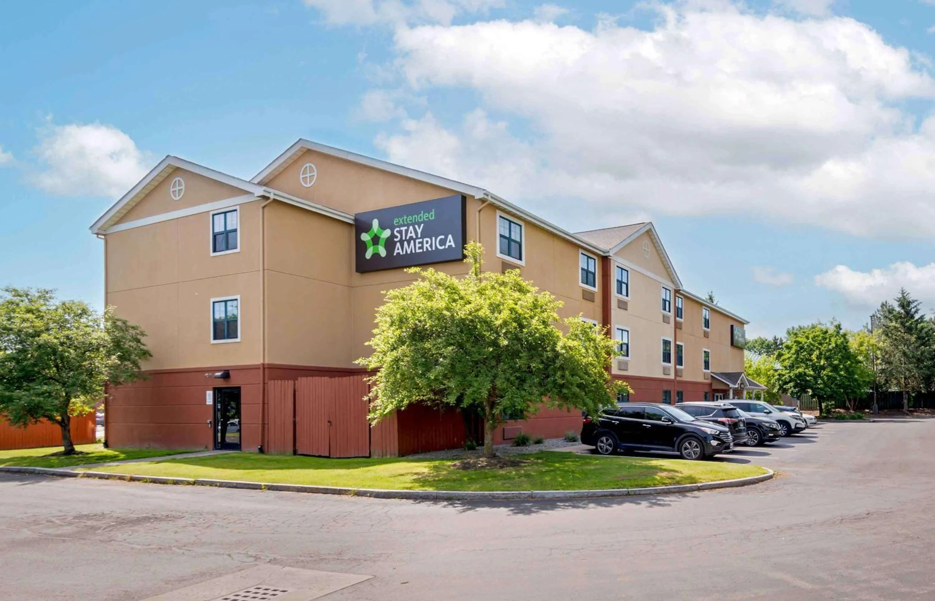 Property building in Extended Stay America Suites - Syracuse - Dewitt
