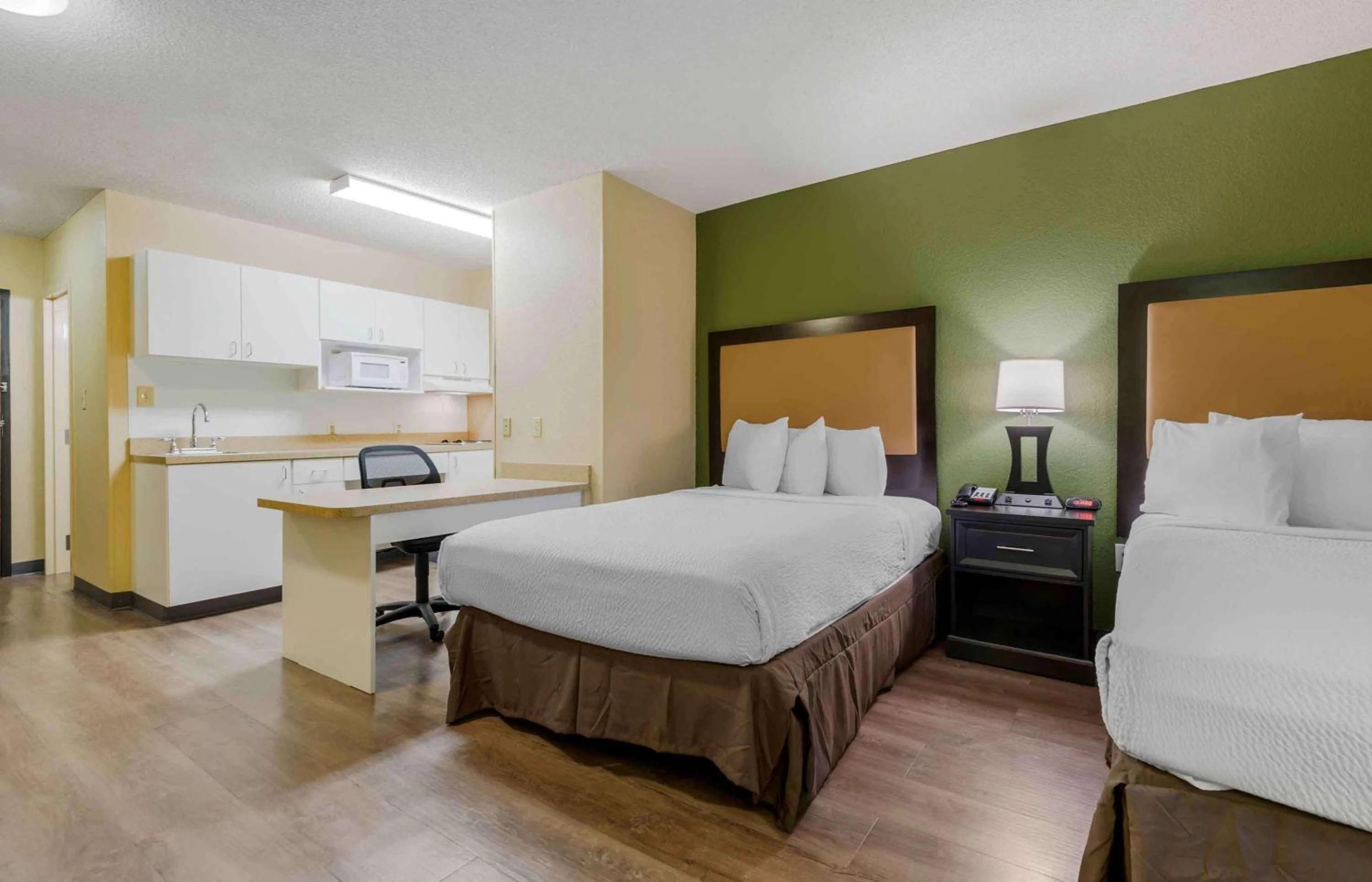 Bedroom, Bed in Extended Stay America Suites - Syracuse - Dewitt