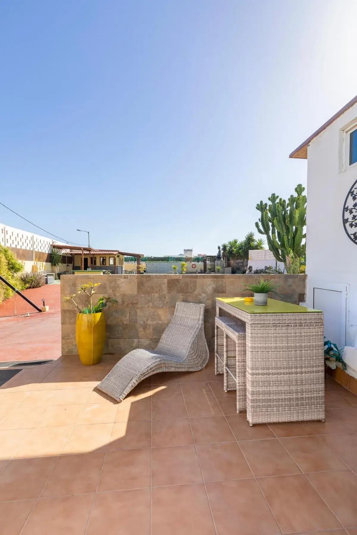 VALTISYA POOL AND AIRPORT VALTISYA POOL AND AIRPORT