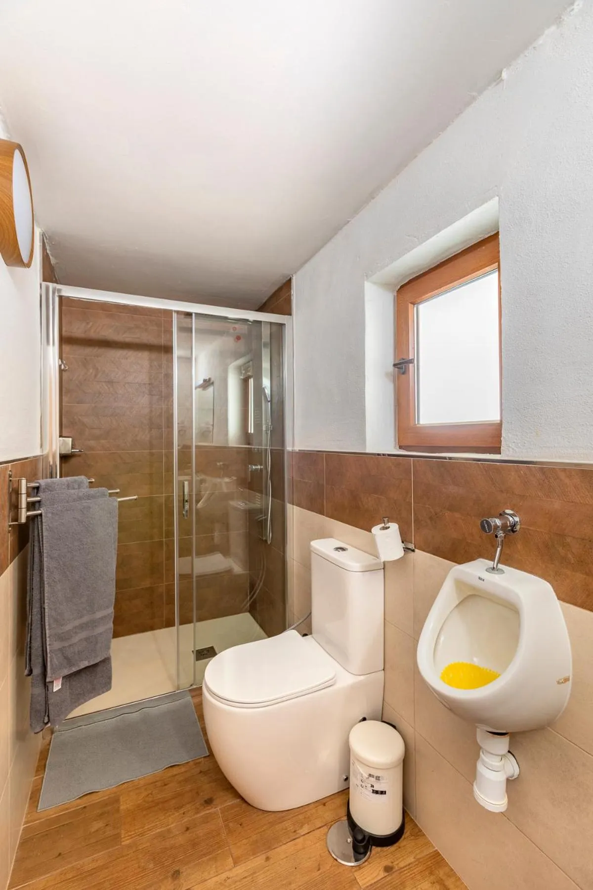 VALTISYA POOL AND AIRPORT