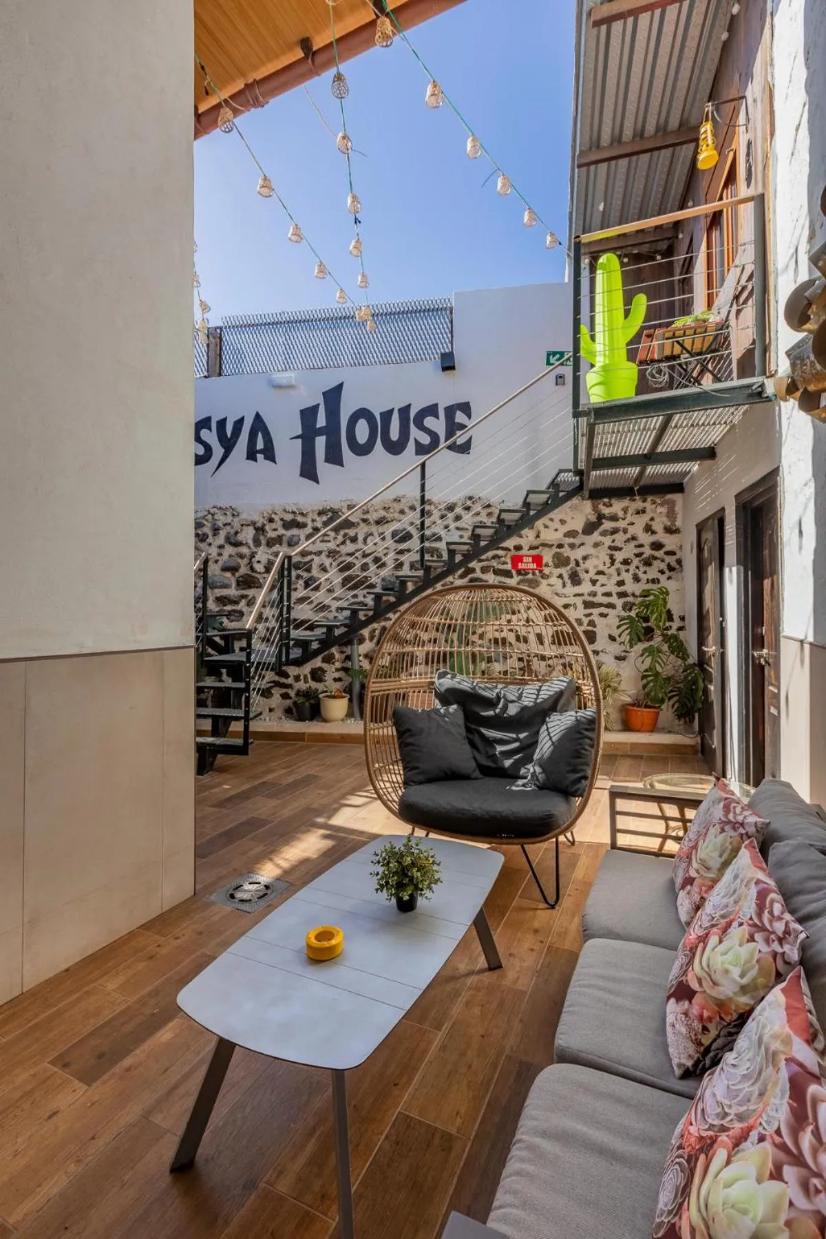 VALTISYA POOL AND AIRPORT