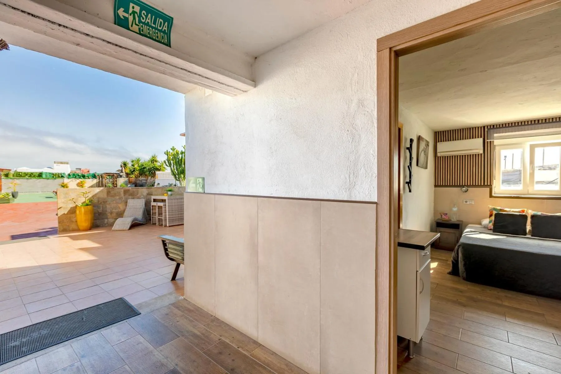 VALTISYA POOL AND AIRPORT