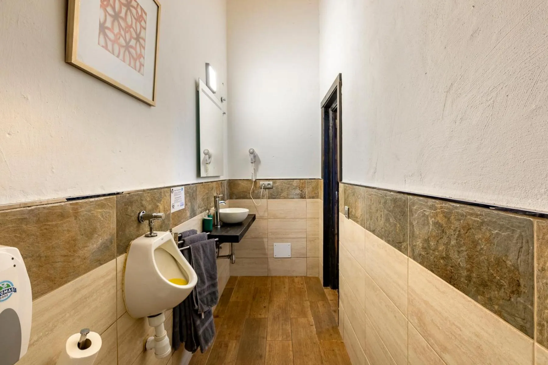 VALTISYA POOL AND AIRPORT